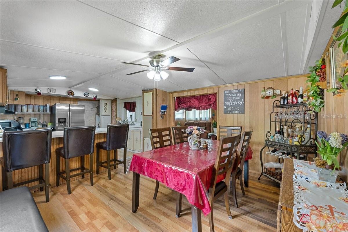 Listing photo id 7 for 306 Avenue A E