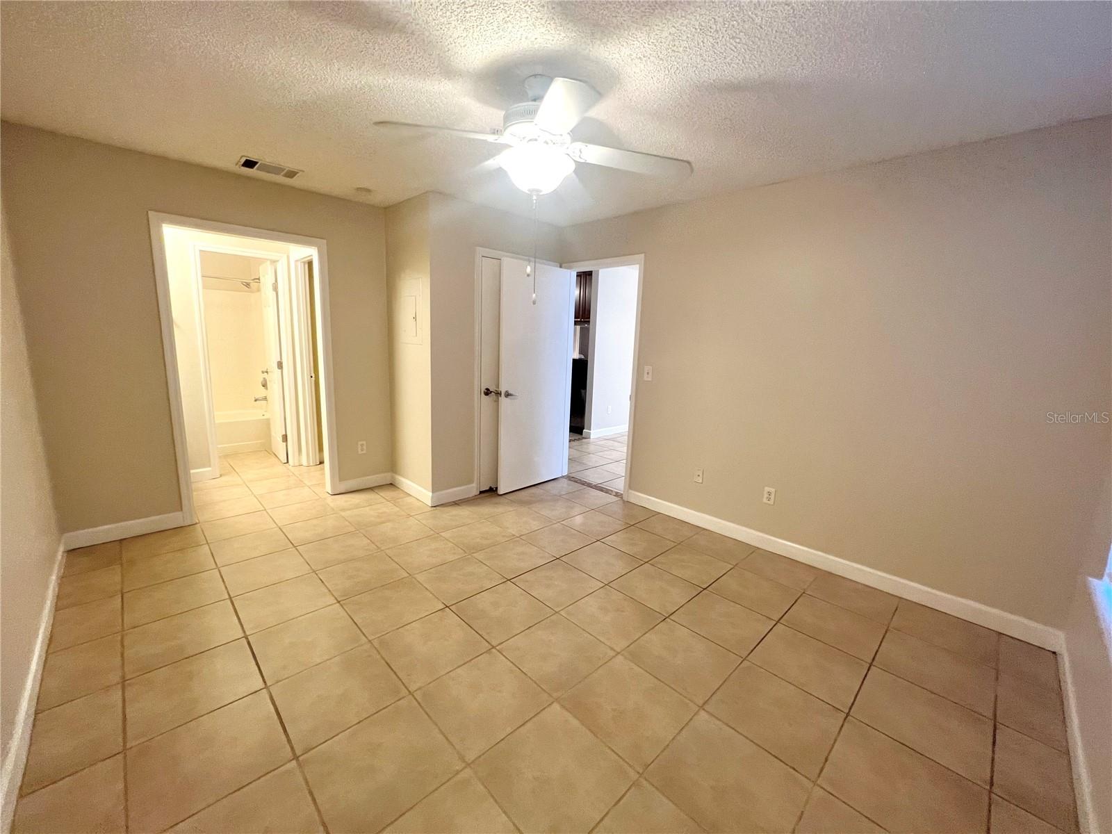 Image 7 of 20 For 11901 4th Street N 3105