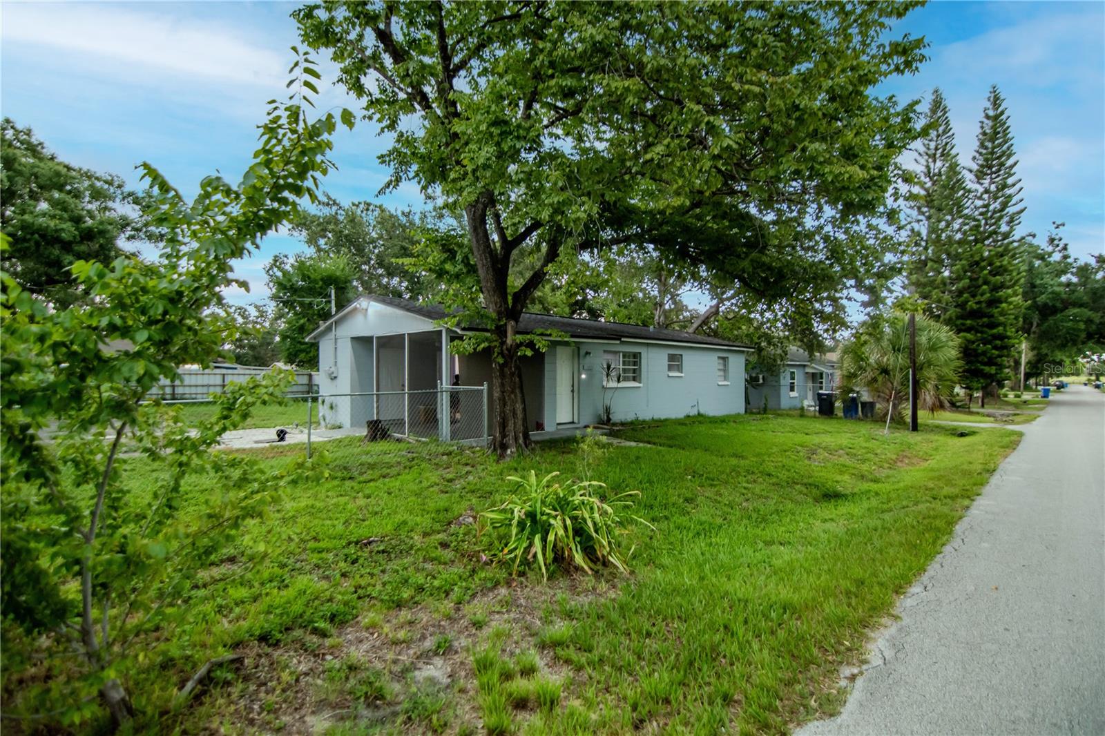 Image 22 of 34 For 7702 New York Drive