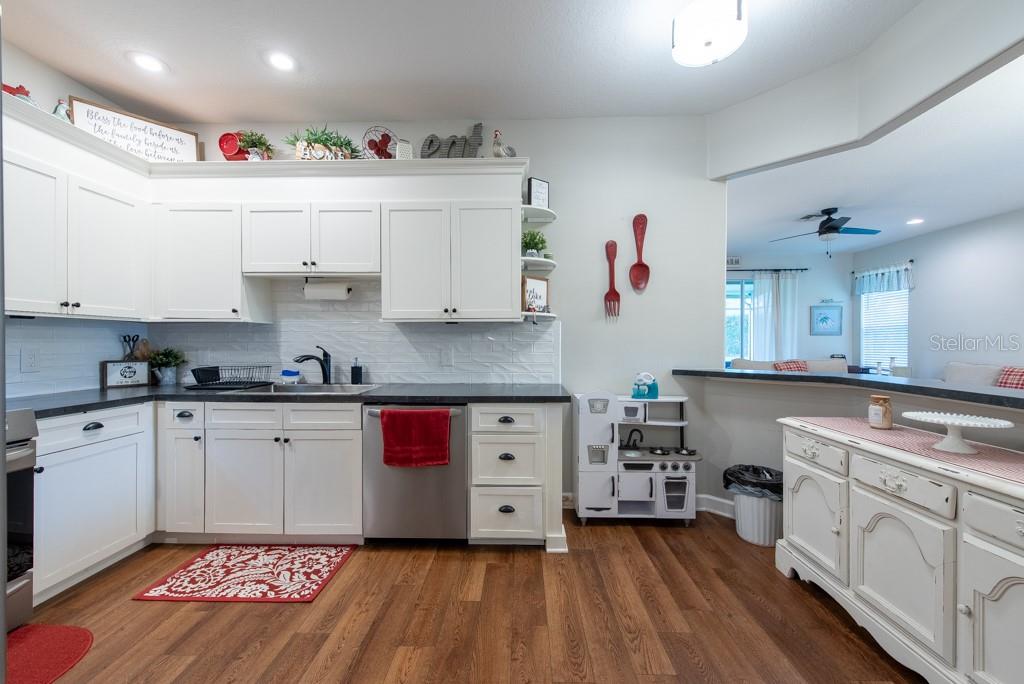Image 12 of 56 For 4228 Silver Star Drive