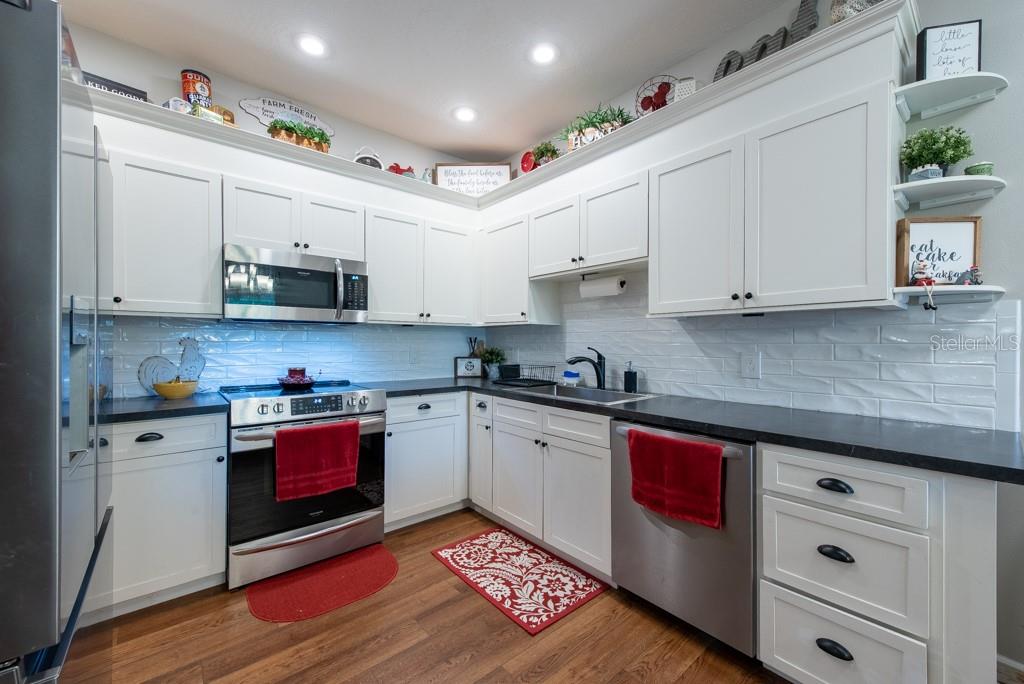 Image 15 of 56 For 4228 Silver Star Drive