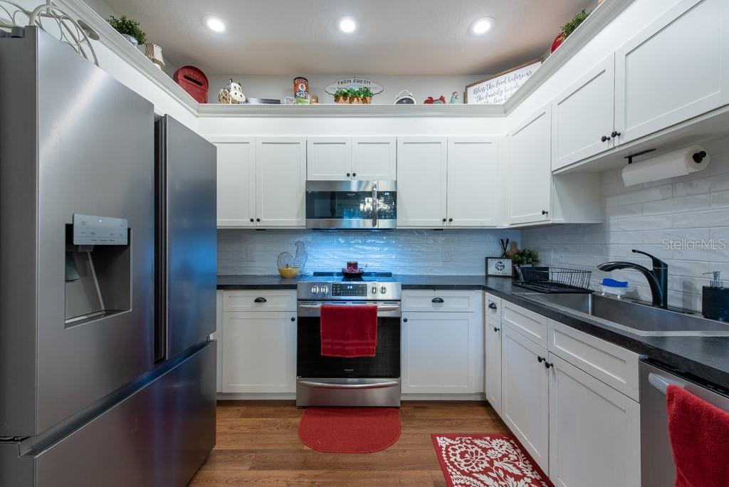 Image 16 of 56 For 4228 Silver Star Drive