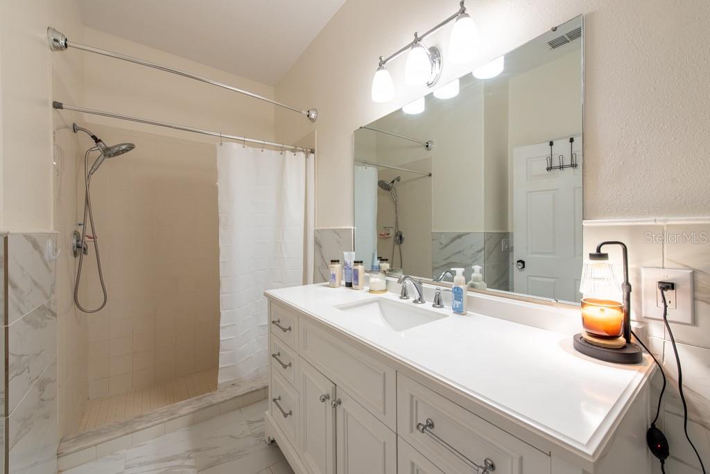 Image 24 of 56 For 4228 Silver Star Drive