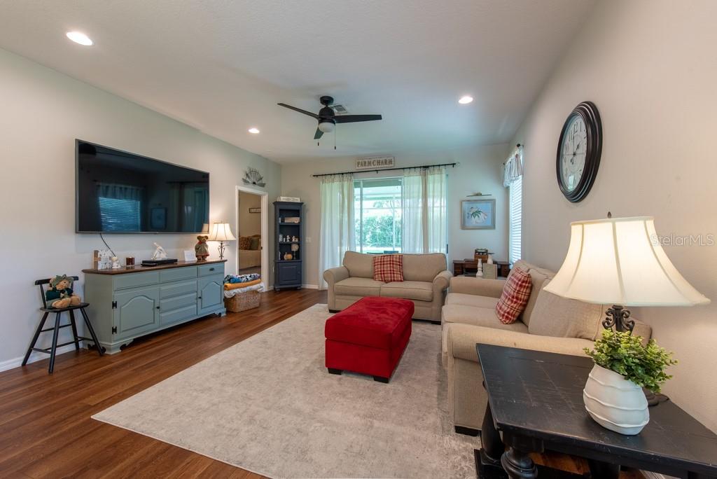 Image 6 of 56 For 4228 Silver Star Drive