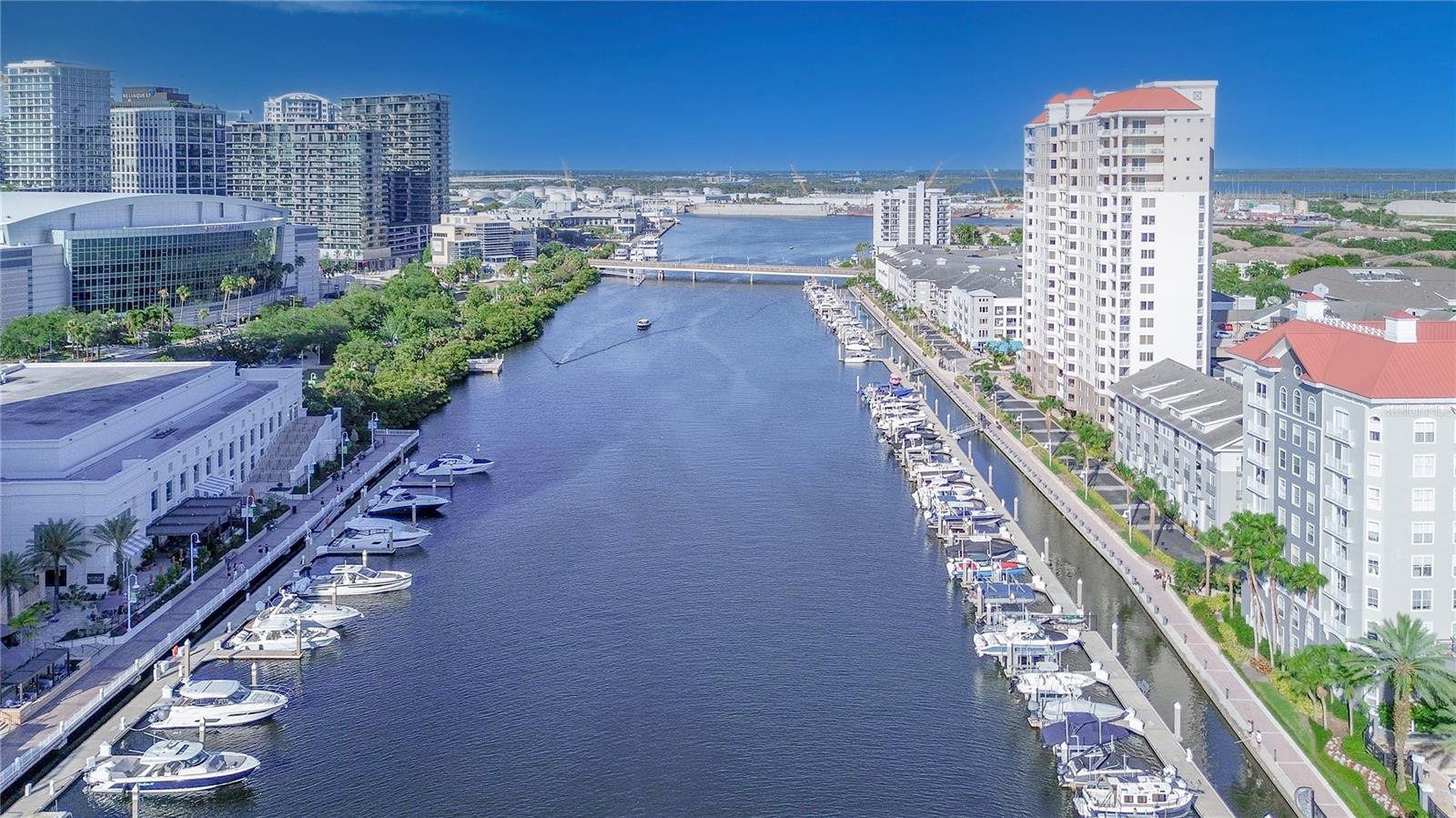 Image 34 of 35 For 700 Harbour Island Boulevard 342