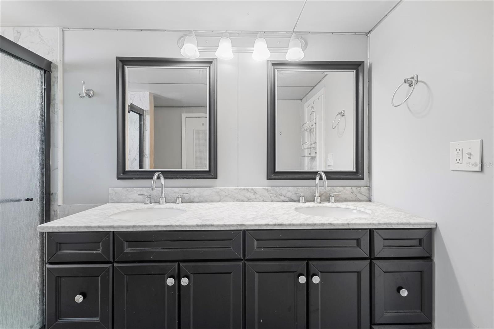 Listing photo id 11 for 4851 Gandy Boulevard B1l8