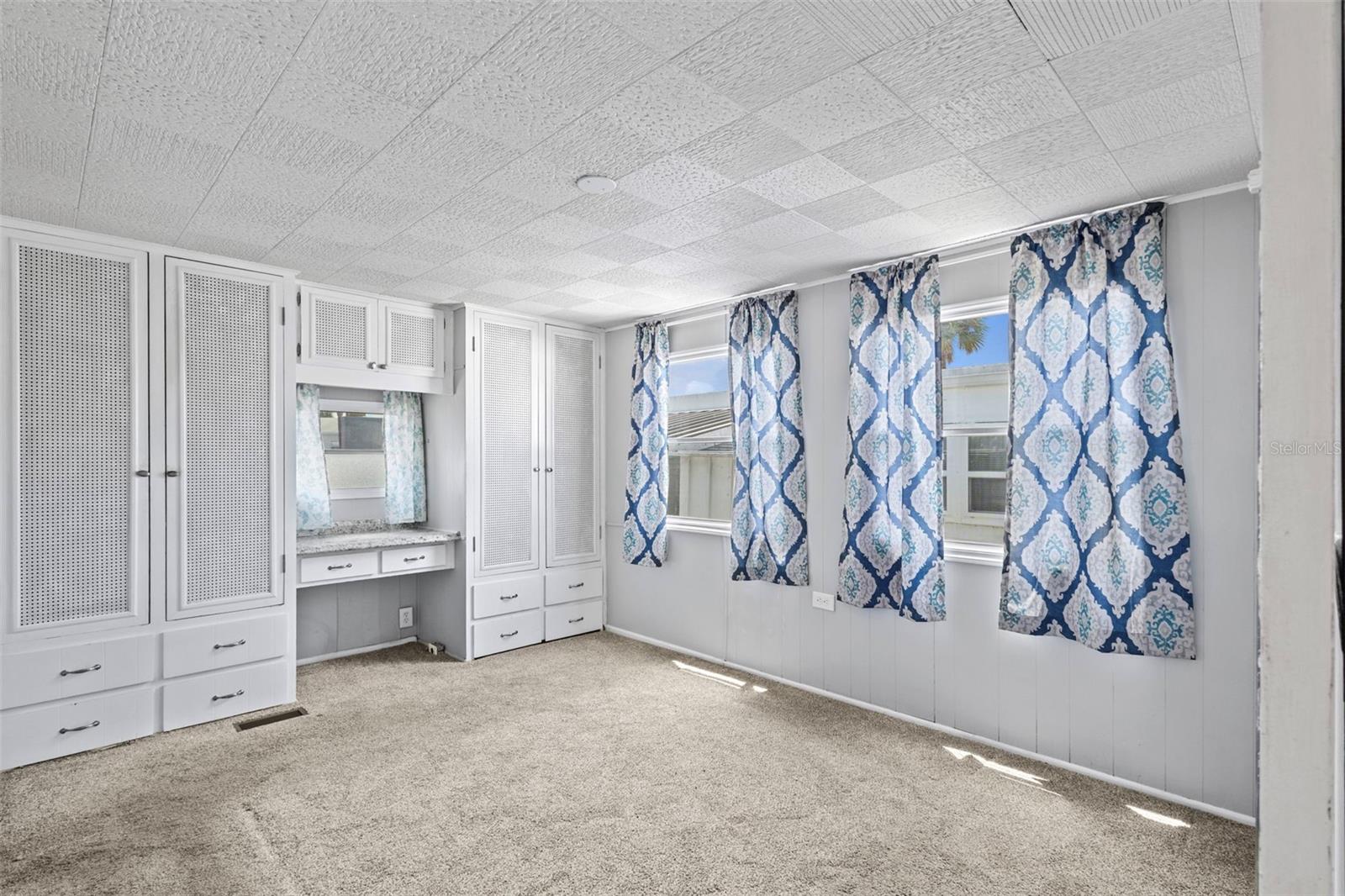 Listing photo id 13 for 4851 Gandy Boulevard B1l8
