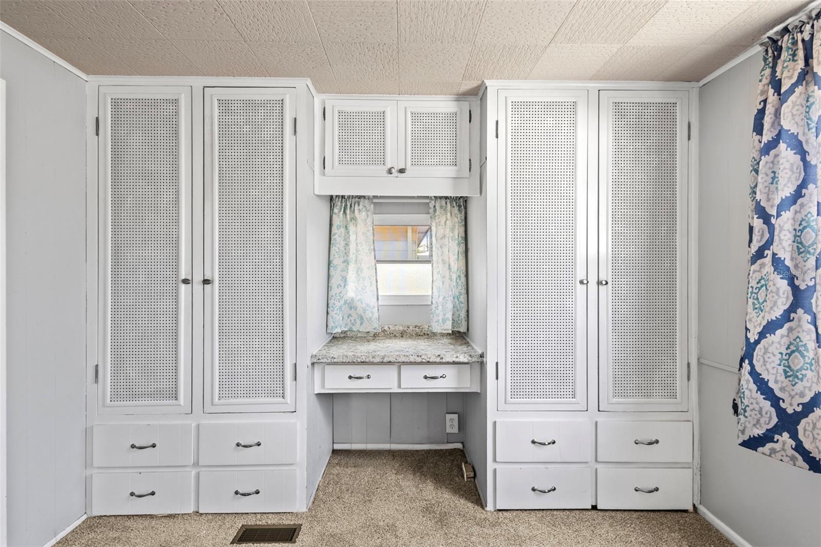Listing photo id 14 for 4851 Gandy Boulevard B1l8