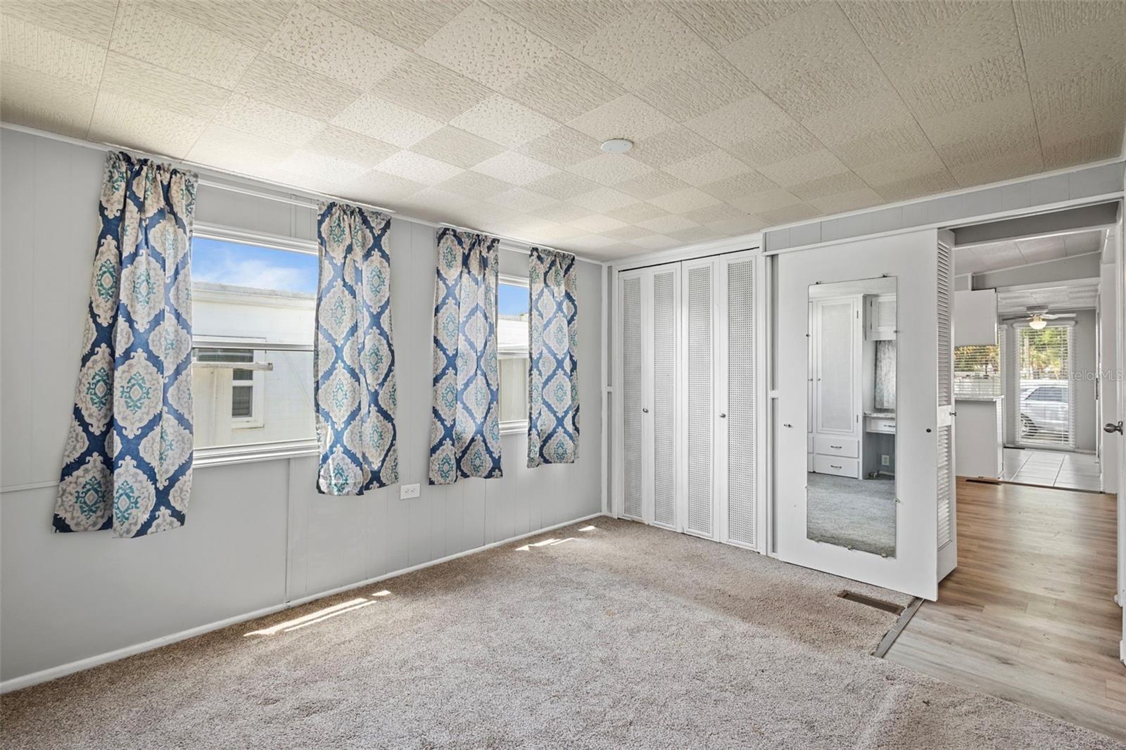 Listing photo id 15 for 4851 Gandy Boulevard B1l8