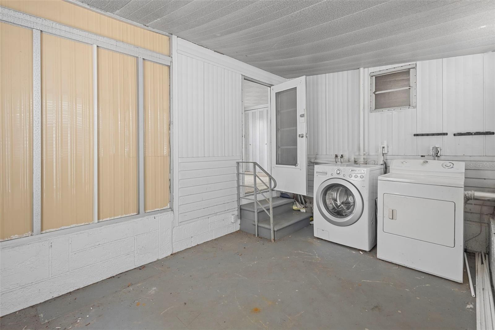 Listing photo id 16 for 4851 Gandy Boulevard B1l8