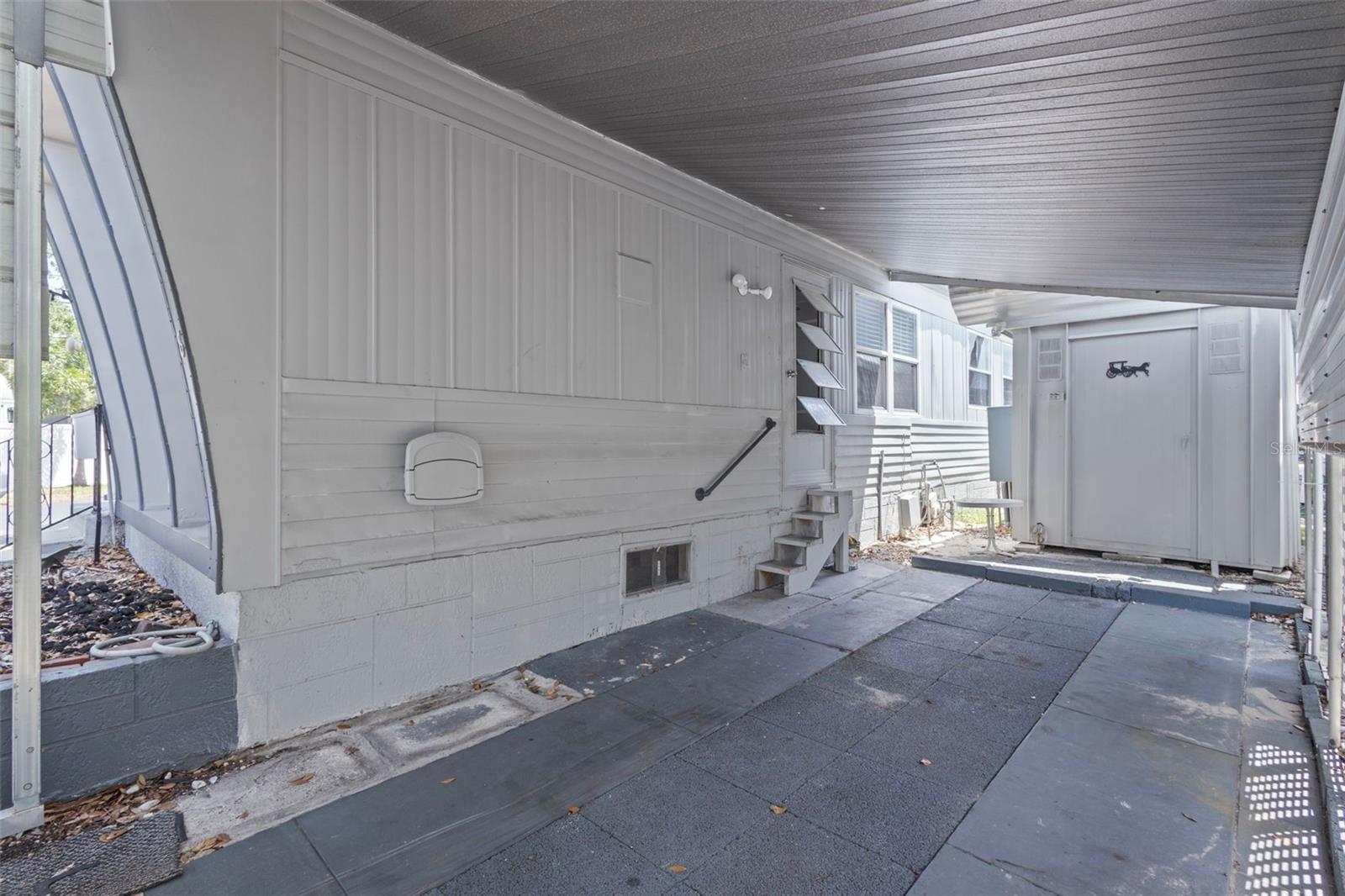 Listing photo id 18 for 4851 Gandy Boulevard B1l8