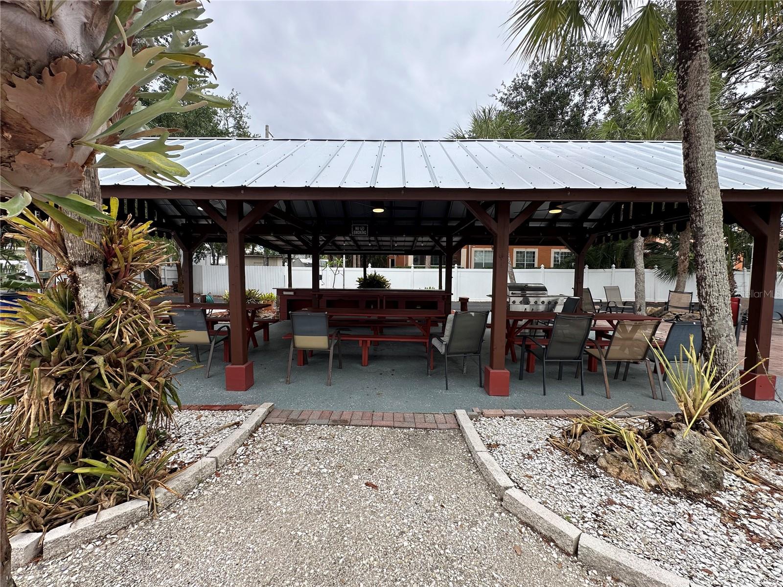 Listing photo id 22 for 4851 Gandy Boulevard B1l8