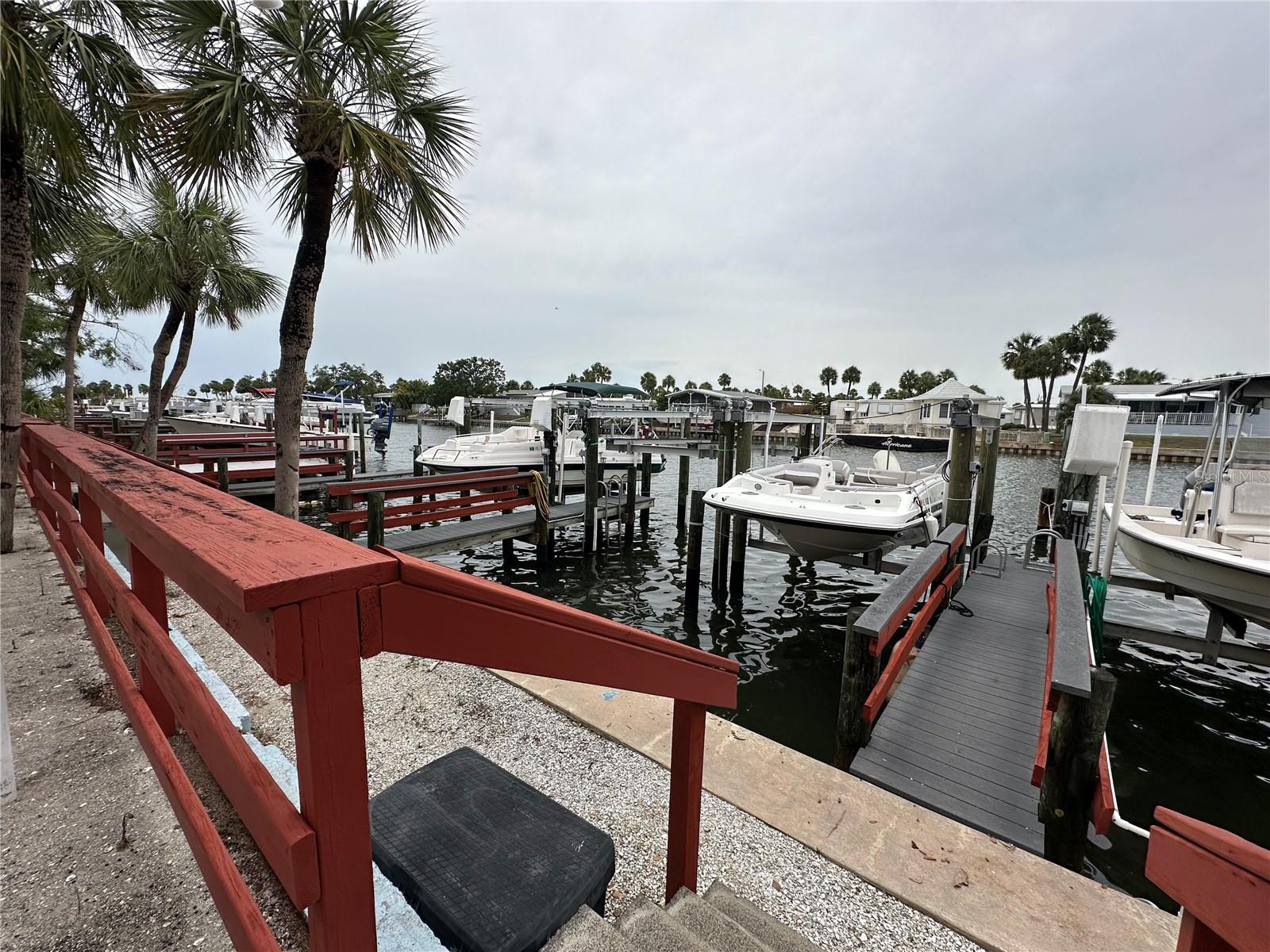 Listing photo id 23 for 4851 Gandy Boulevard B1l8