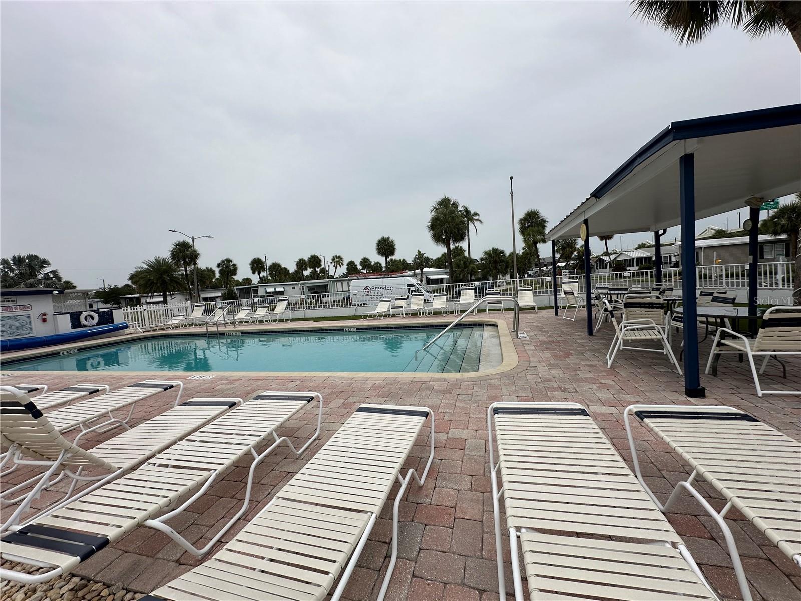 Listing photo id 26 for 4851 Gandy Boulevard B1l8