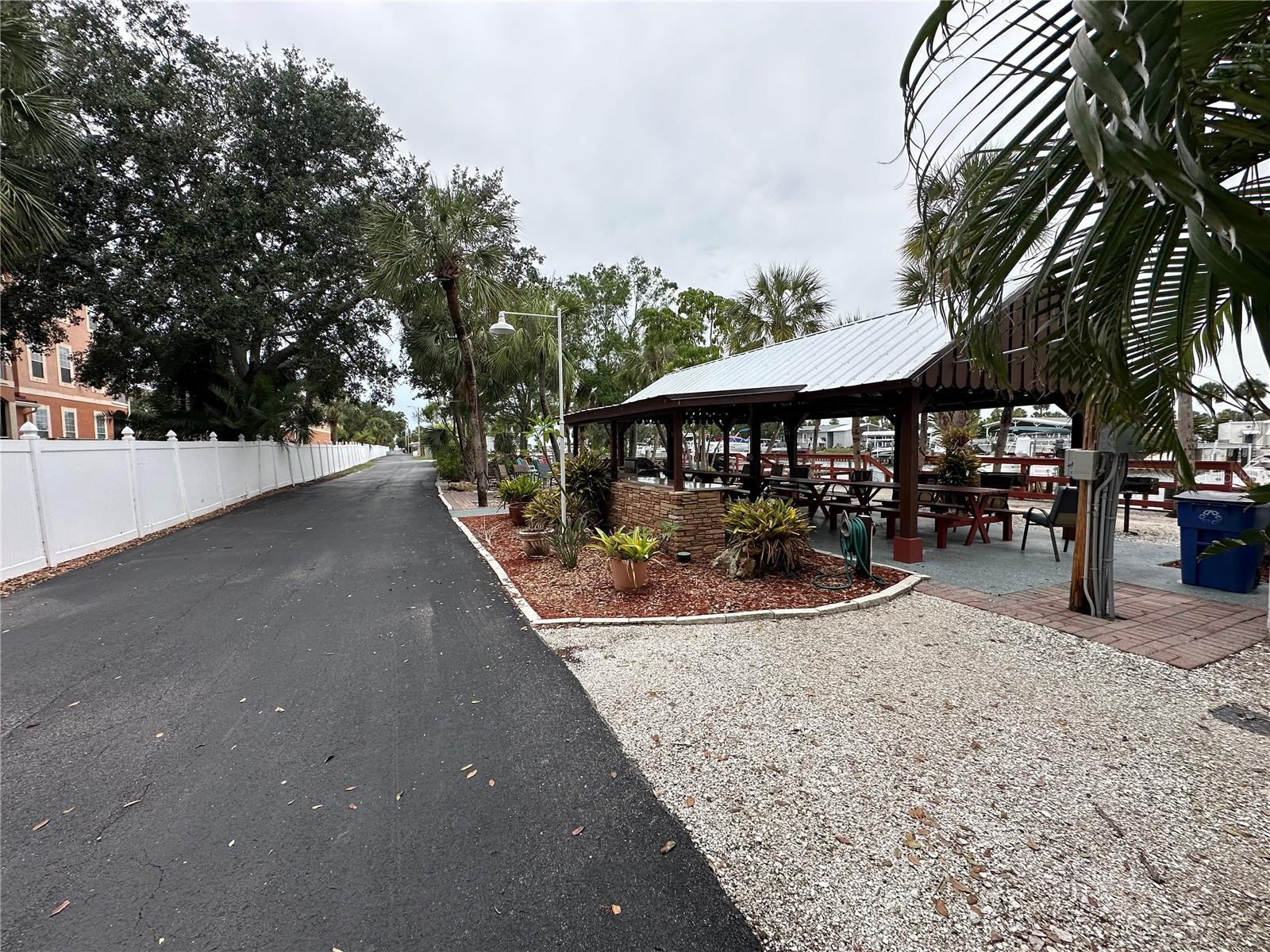 Listing photo id 27 for 4851 Gandy Boulevard B1l8