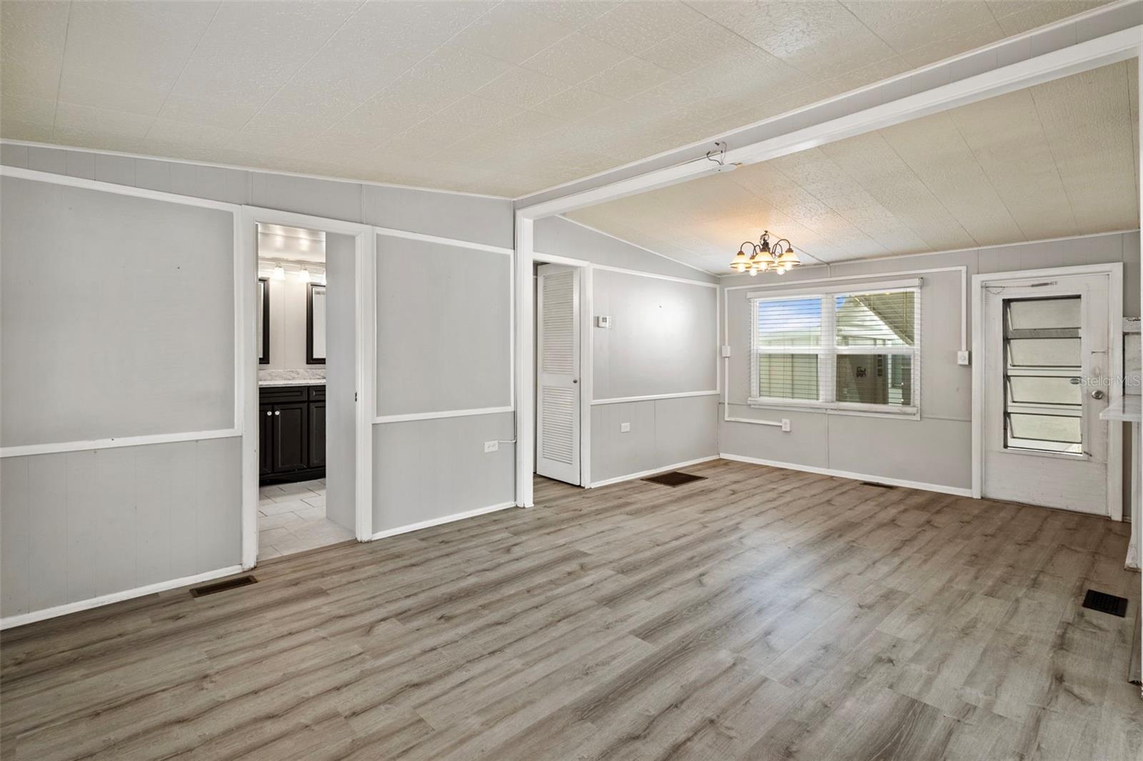 Listing photo id 4 for 4851 Gandy Boulevard B1l8