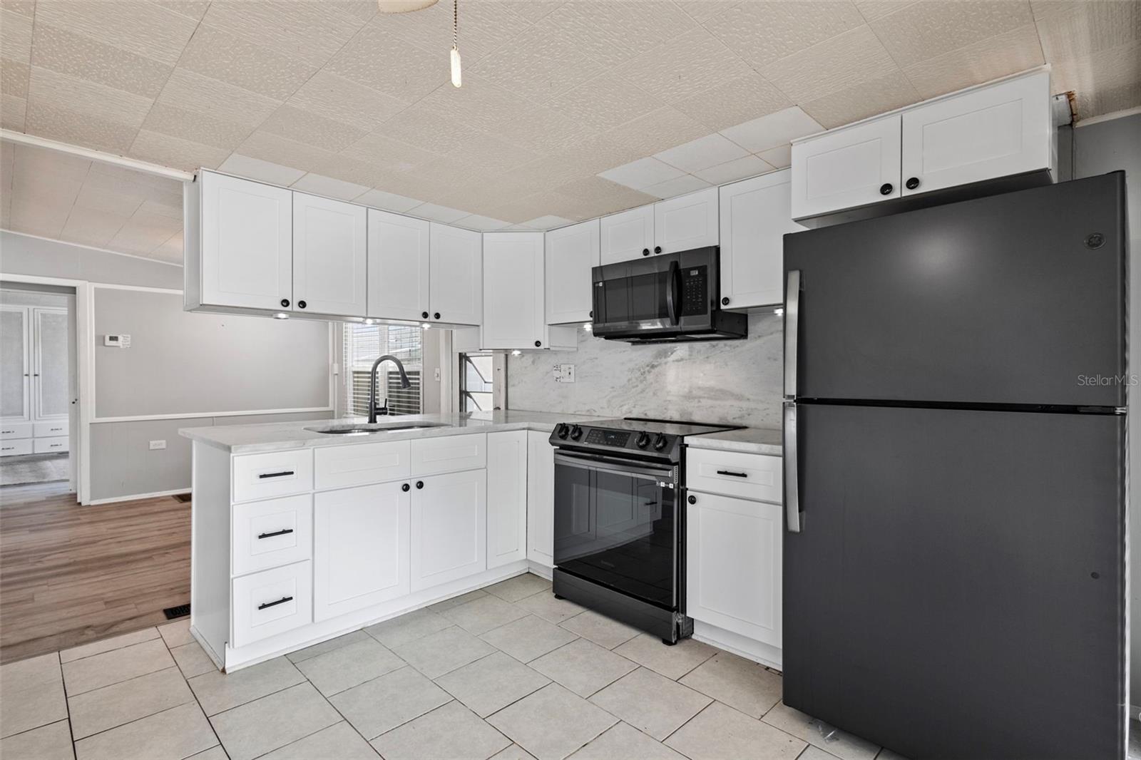 Listing photo id 6 for 4851 Gandy Boulevard B1l8