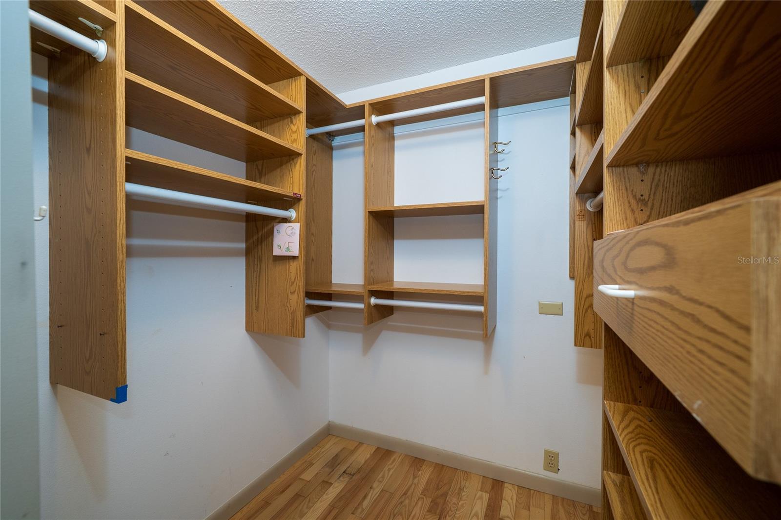 Image 16 of 42 For 4783 Palermo Court Ne 4783