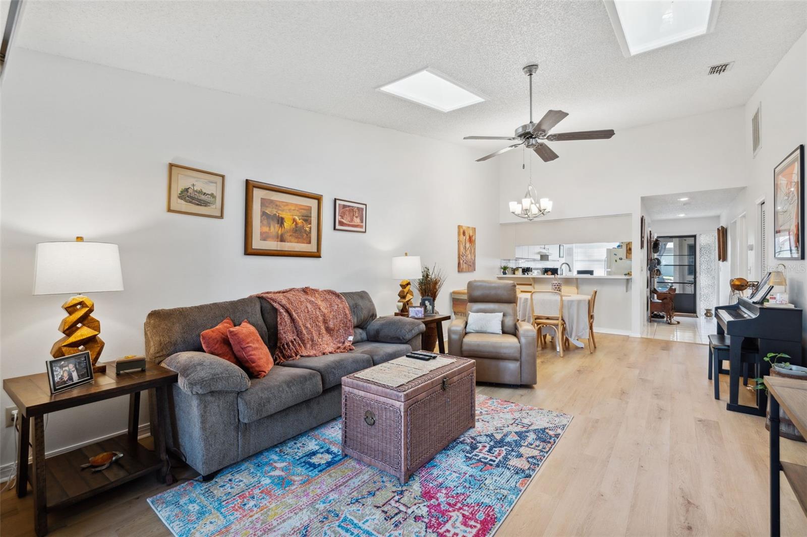 Image 11 of 21 For 2902 Oak Circle