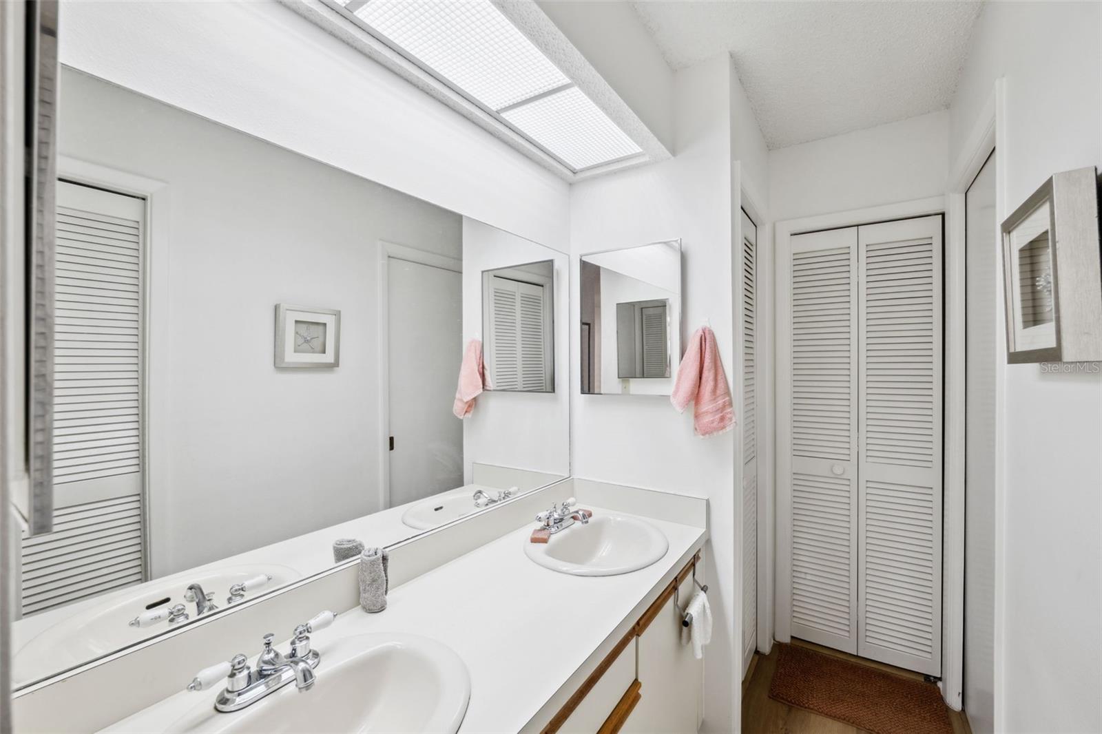 Image 15 of 21 For 2902 Oak Circle