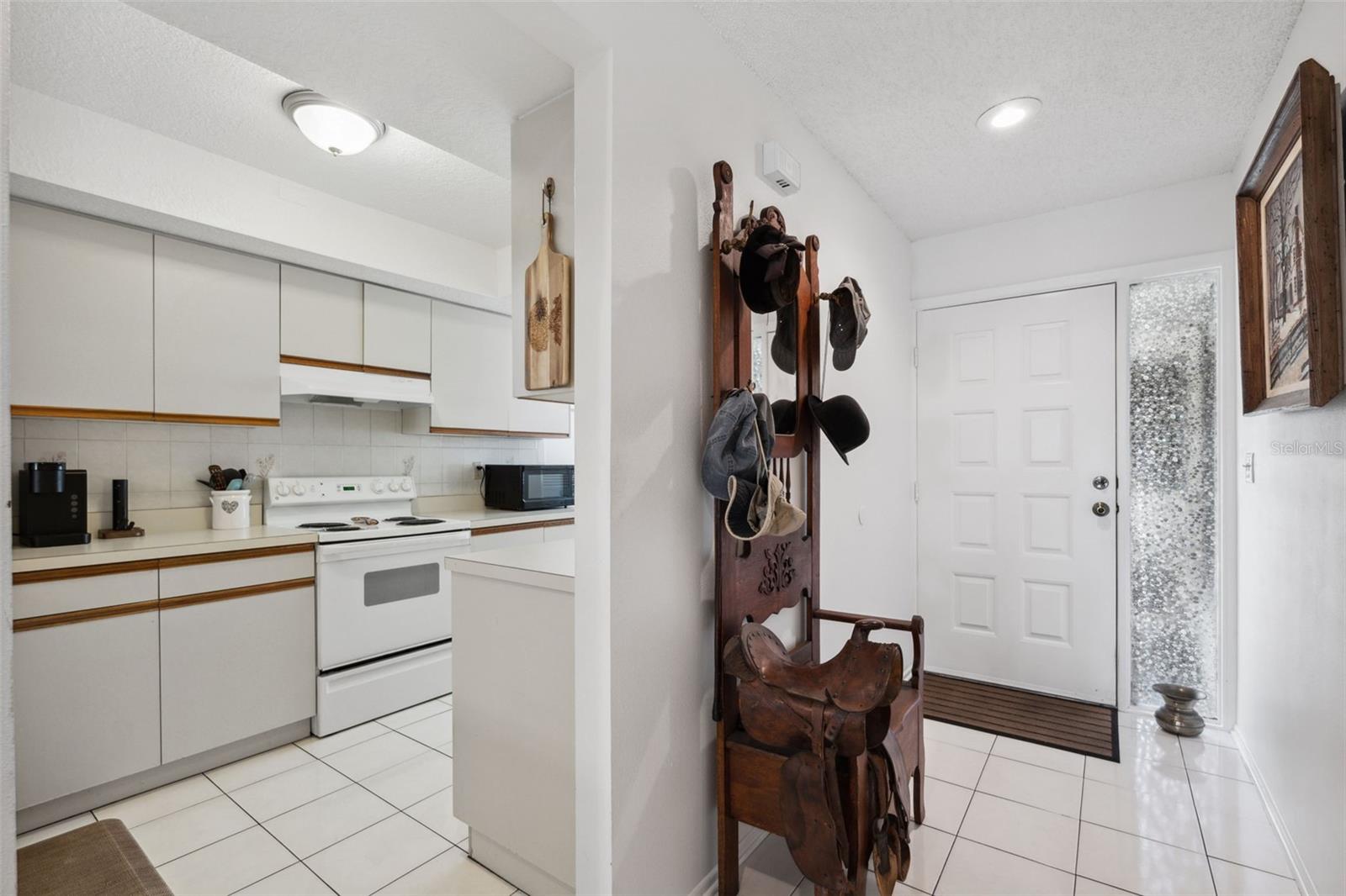Image 3 of 21 For 2902 Oak Circle