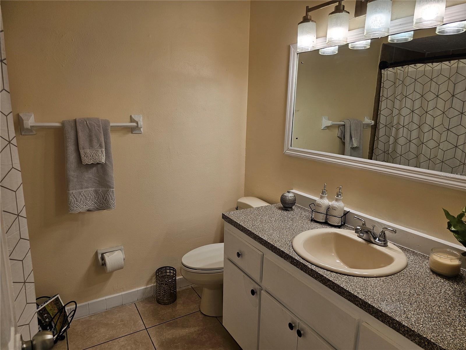 Image 16 of 56 For 505 Innergary Place