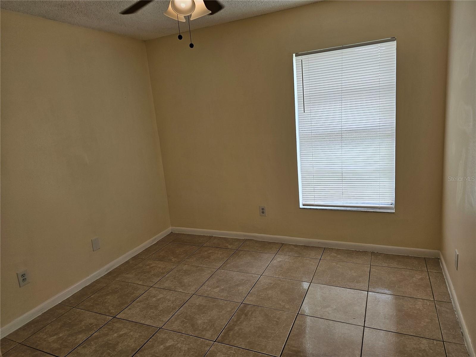 Image 18 of 56 For 505 Innergary Place