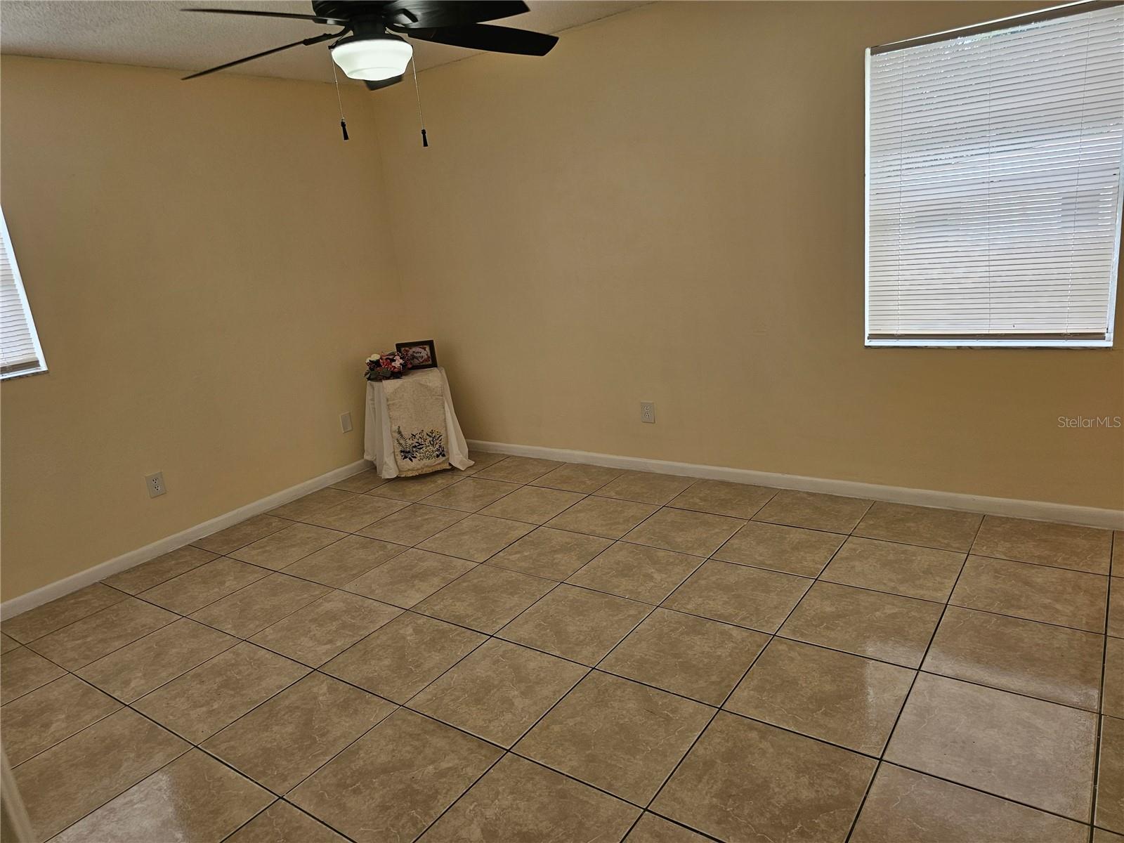 Image 21 of 56 For 505 Innergary Place