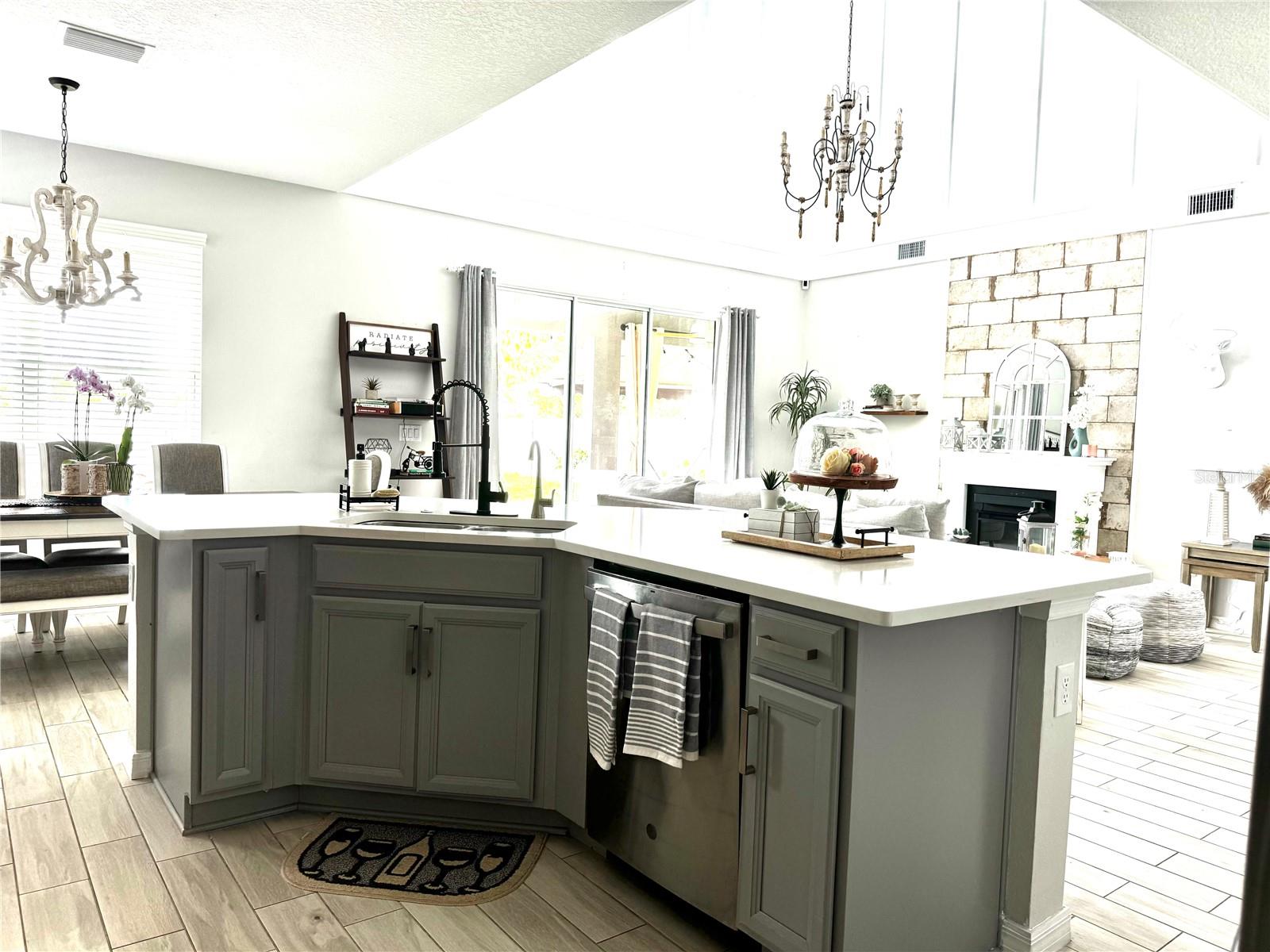 Listing photo id 9 for 33560 Castaway Loop