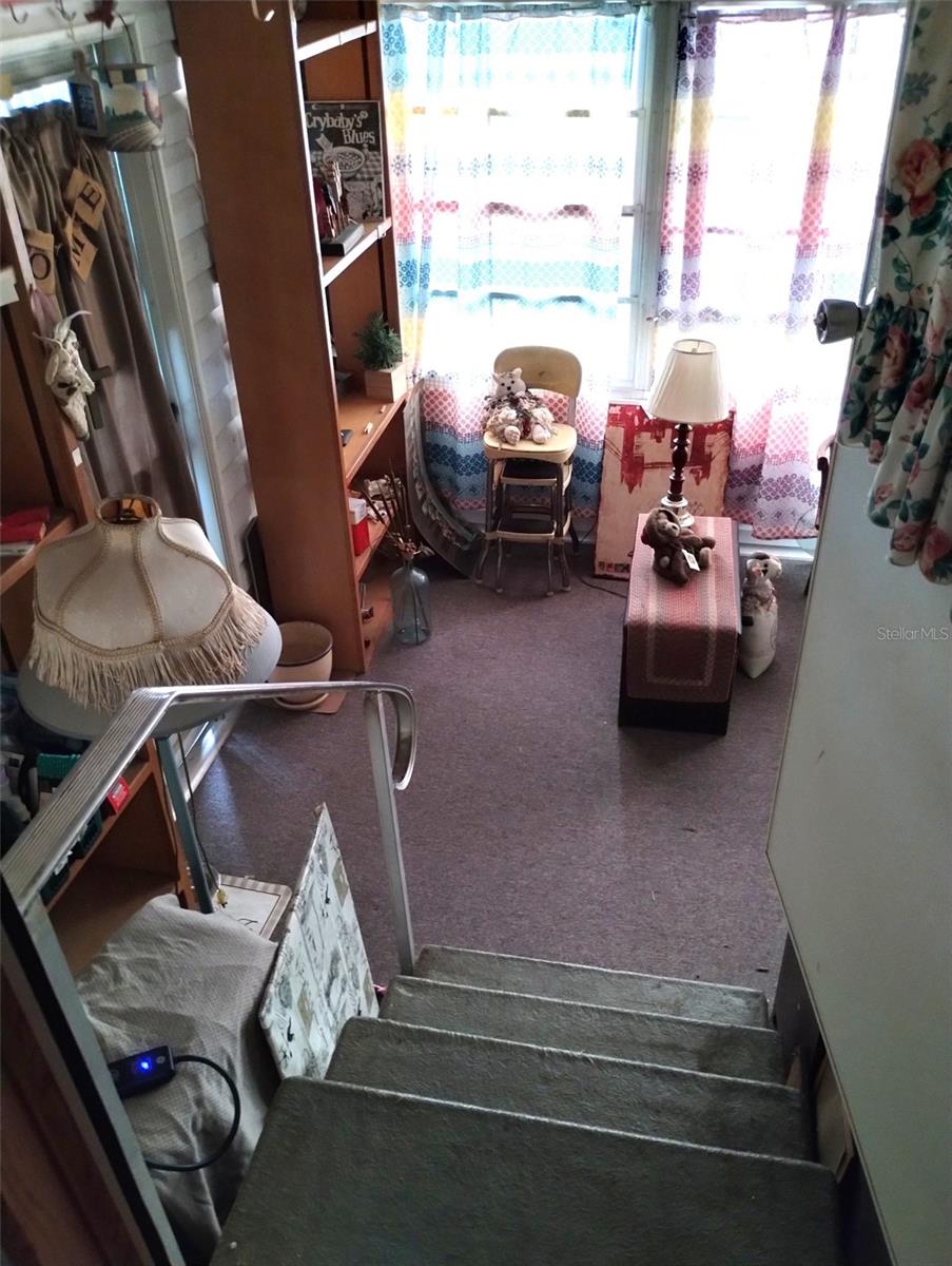 Image 15 of 19 For 39047 Hillcrest Drive