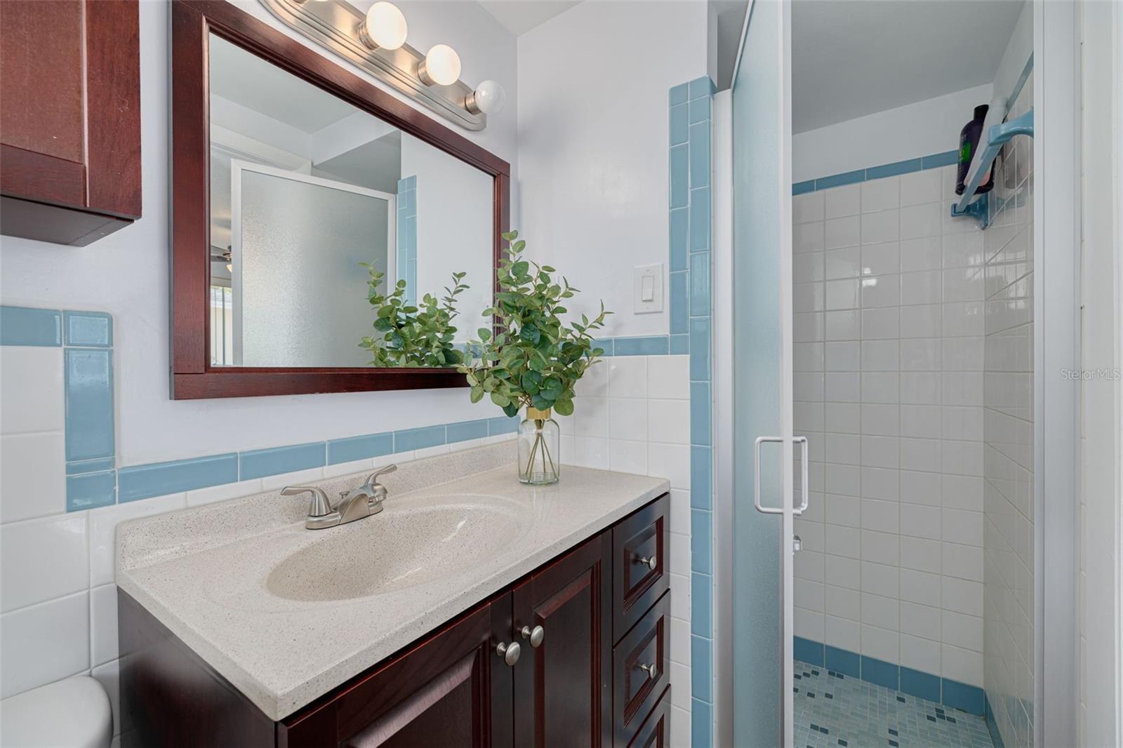 Listing photo id 13 for 8014 Lotus Drive
