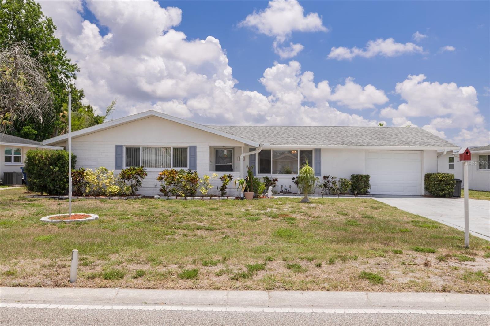 Listing photo id 0 for 8014 Lotus Drive