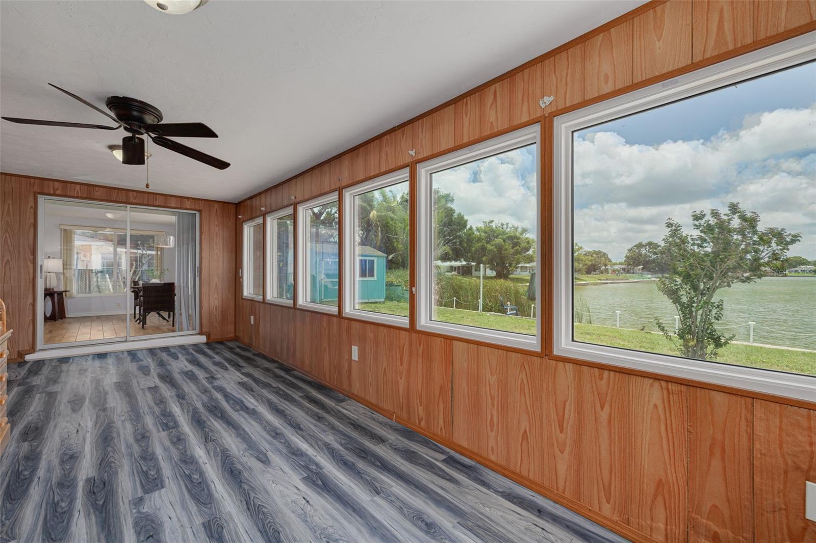 Listing photo id 18 for 8014 Lotus Drive