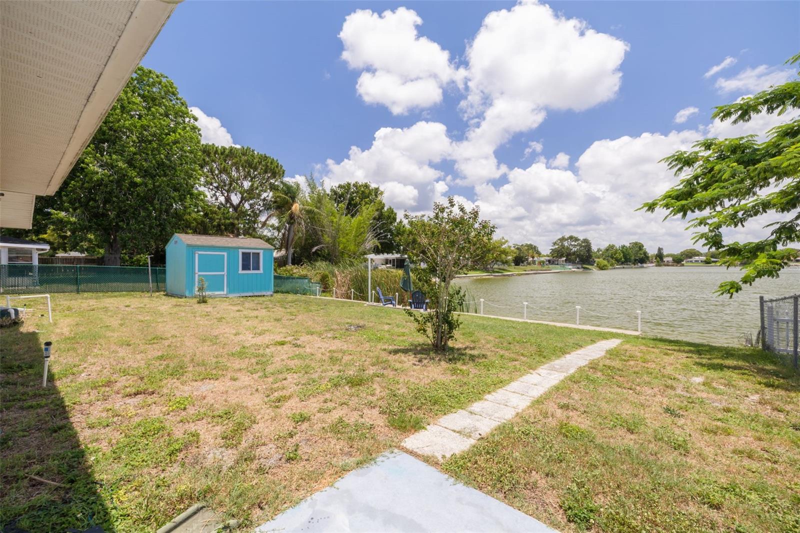 Listing photo id 19 for 8014 Lotus Drive