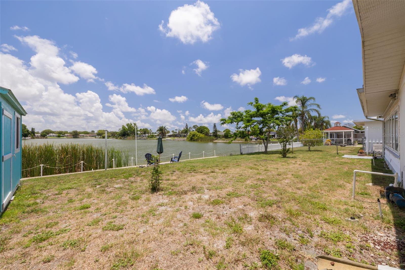 Listing photo id 20 for 8014 Lotus Drive
