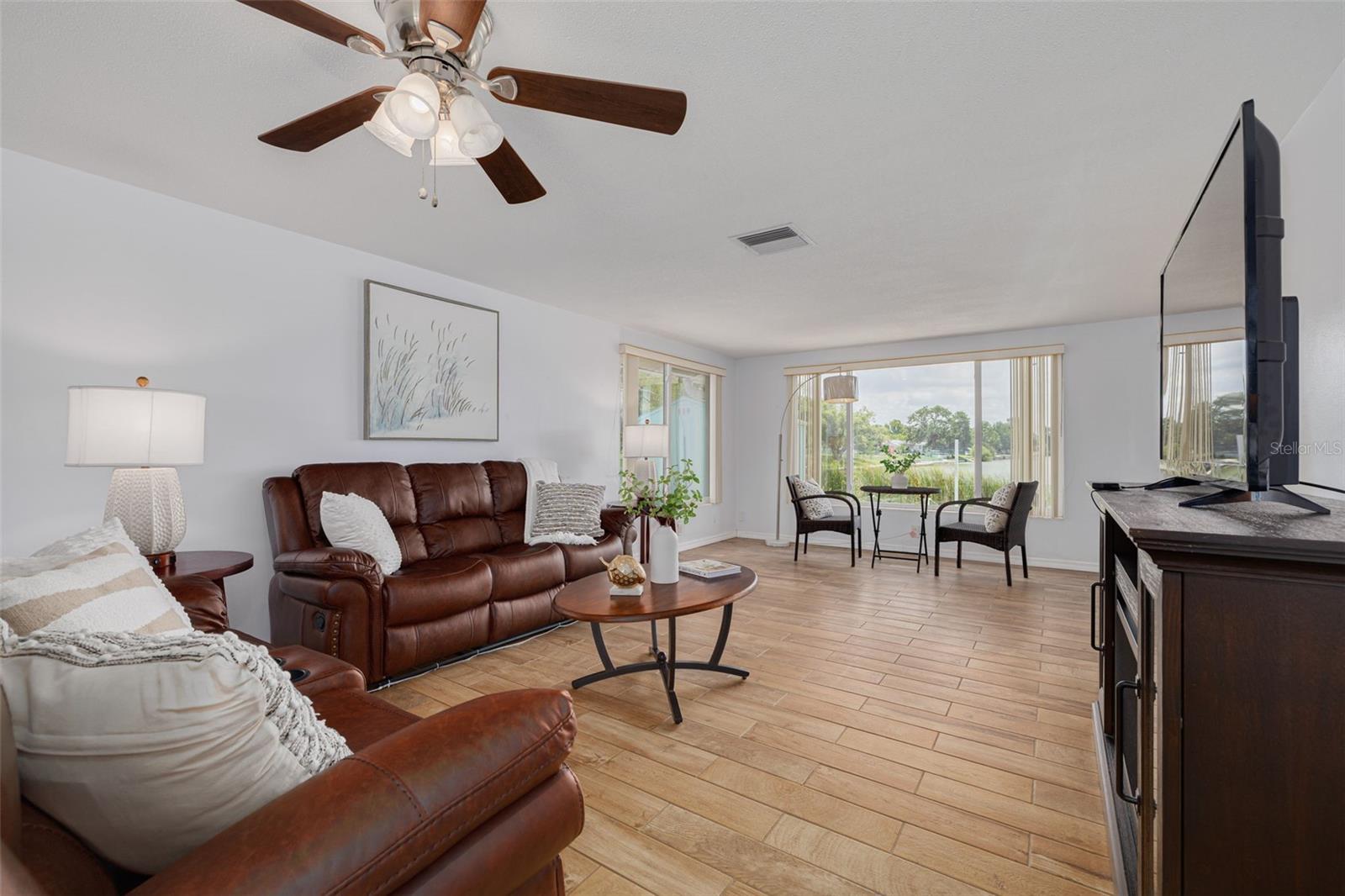 Listing photo id 1 for 8014 Lotus Drive