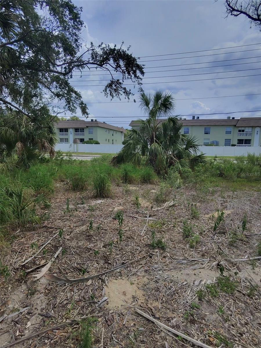 Image 3 of 8 For 190 Meres Boulevard