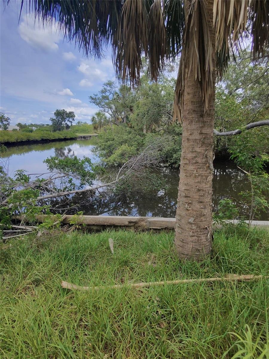 Image 4 of 8 For 190 Meres Boulevard