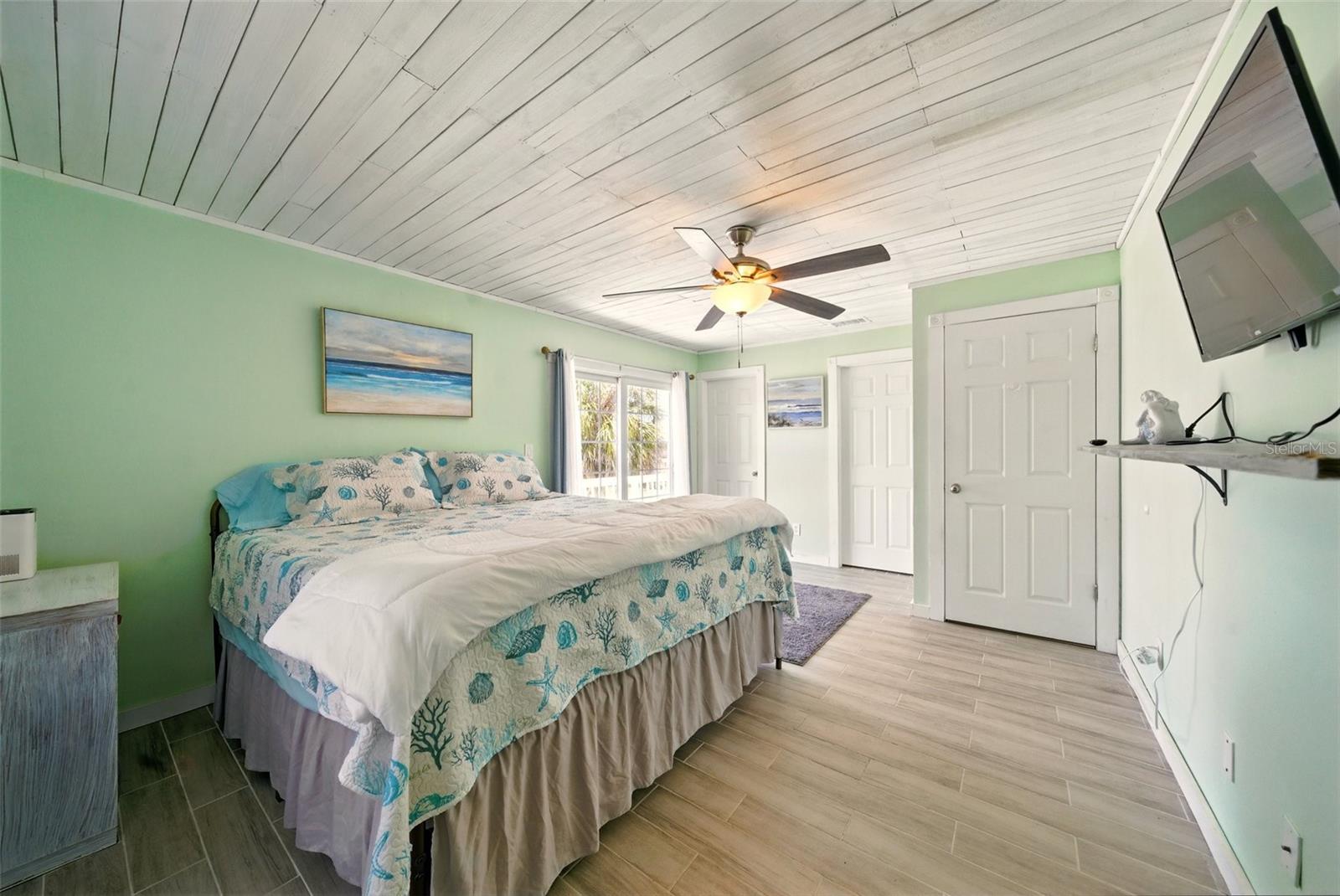 Image 22 of 42 For 3312 Holly Springs Drive
