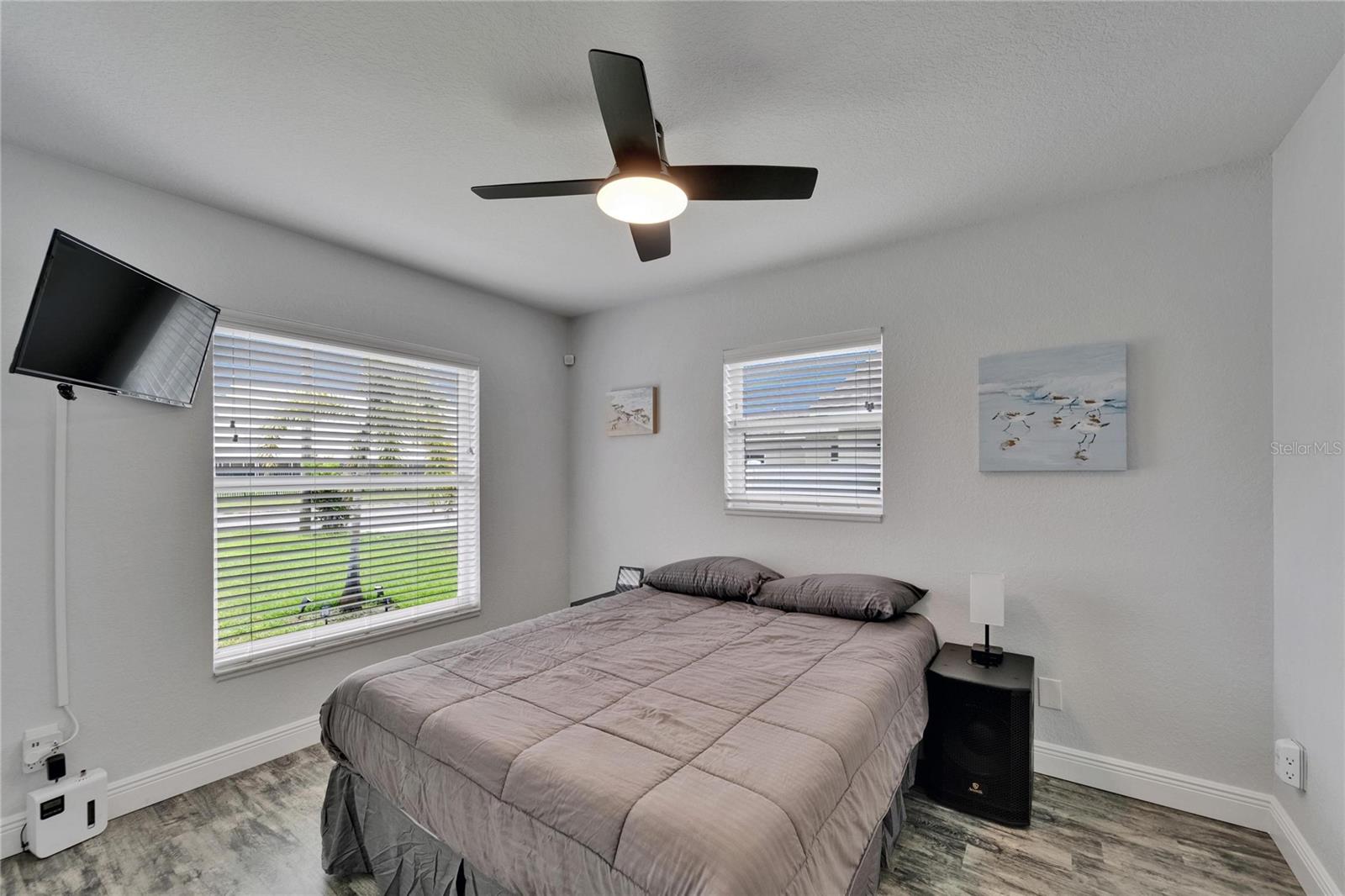 Image 21 of 34 For 719 58th Street S