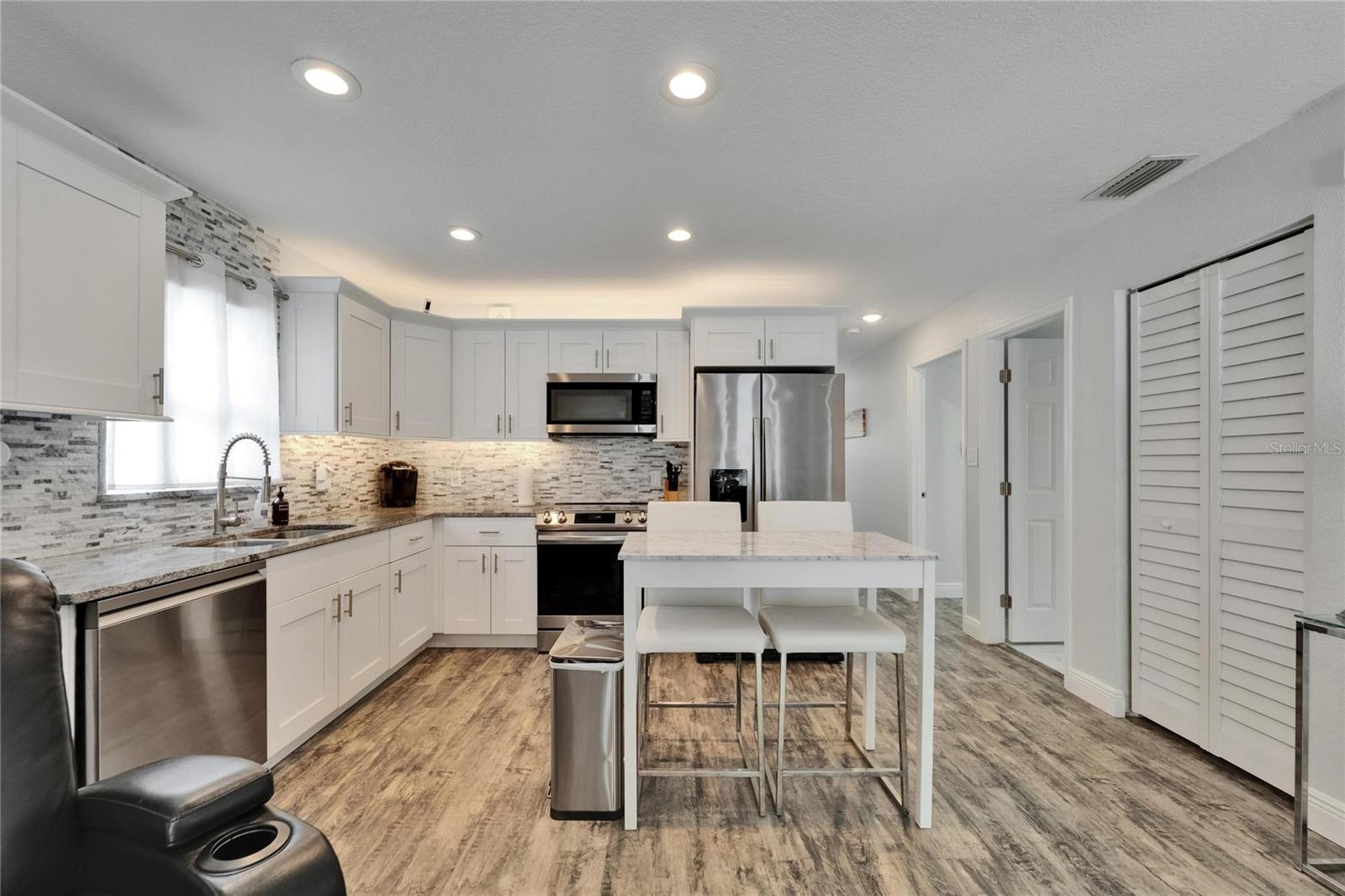 Image 5 of 34 For 719 58th Street S