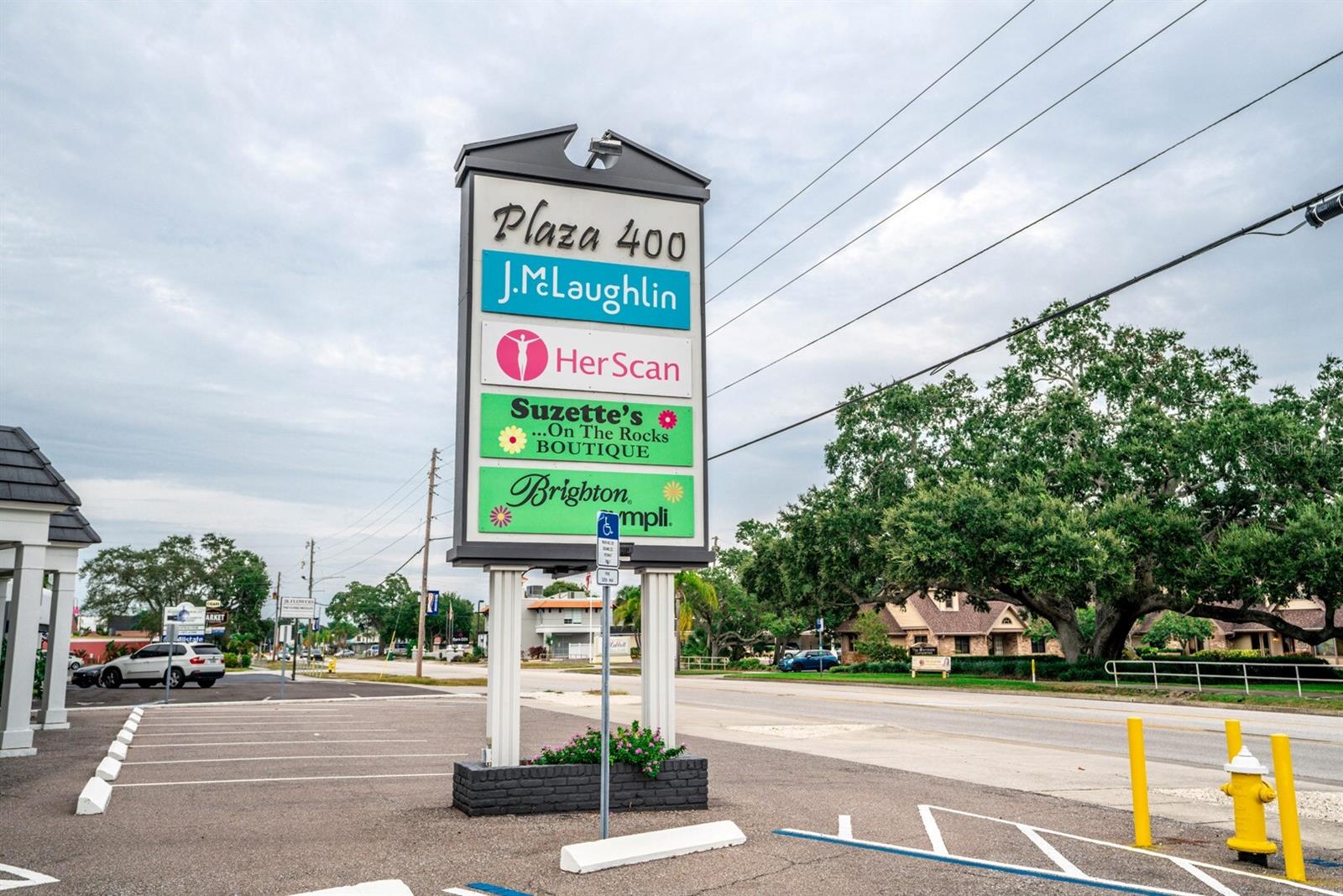 Listing photo id 8 for 400 Indian Rocks Road N