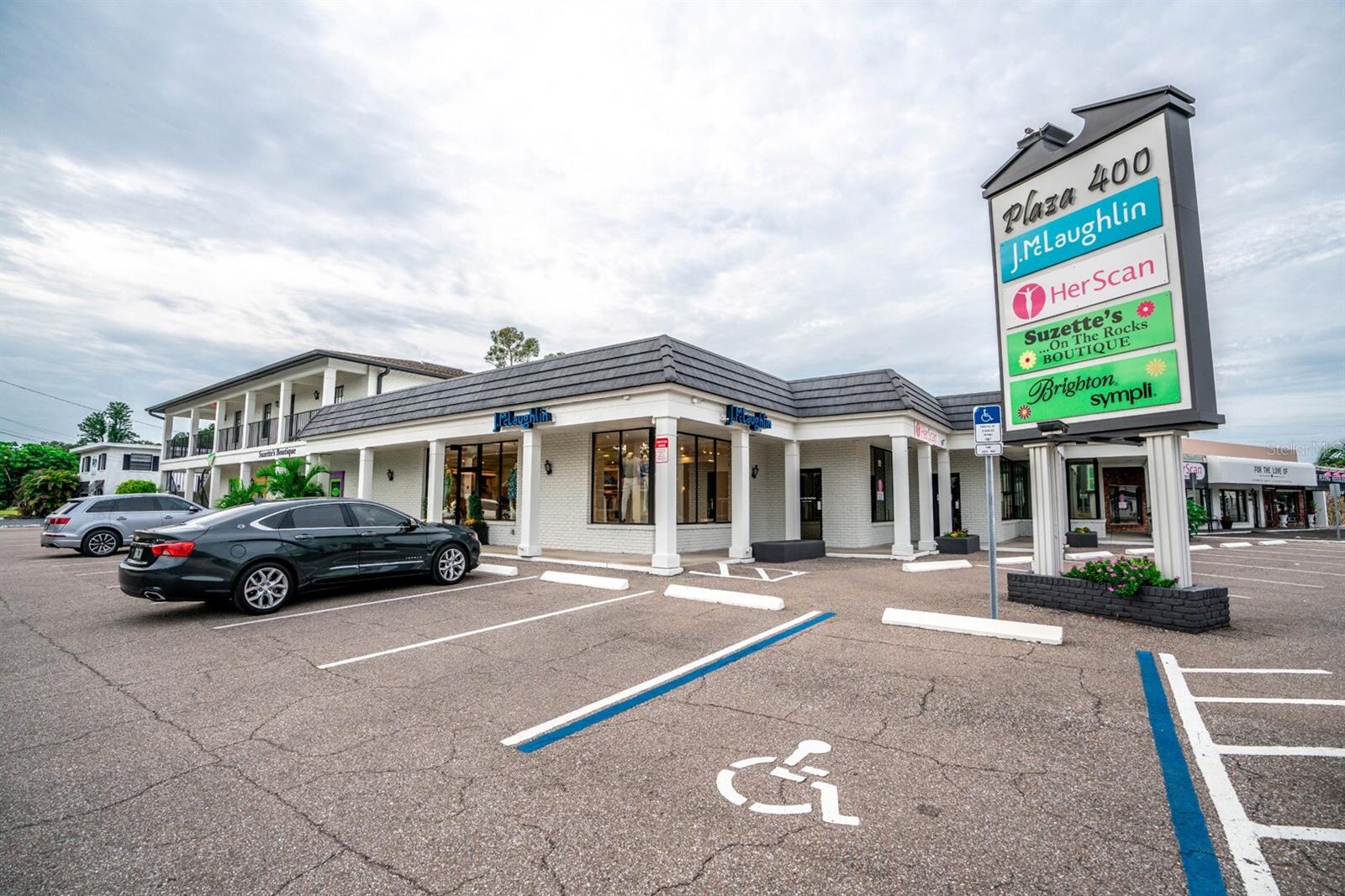 Listing photo id 9 for 400 Indian Rocks Road N