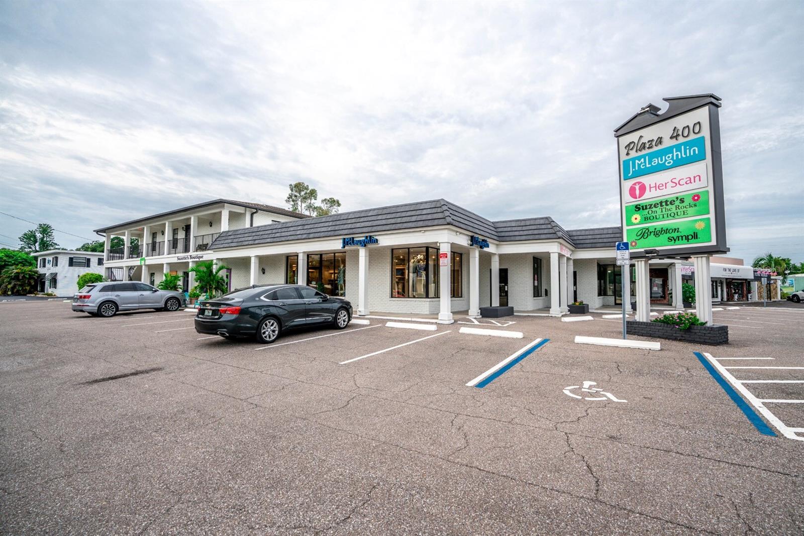 Listing photo id 13 for 400 Indian Rocks Road N
