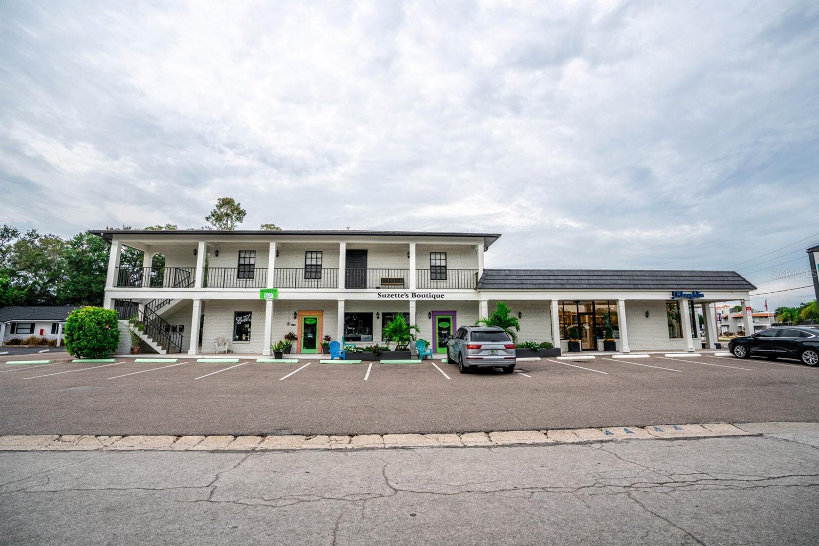 Listing photo id 15 for 400 Indian Rocks Road N