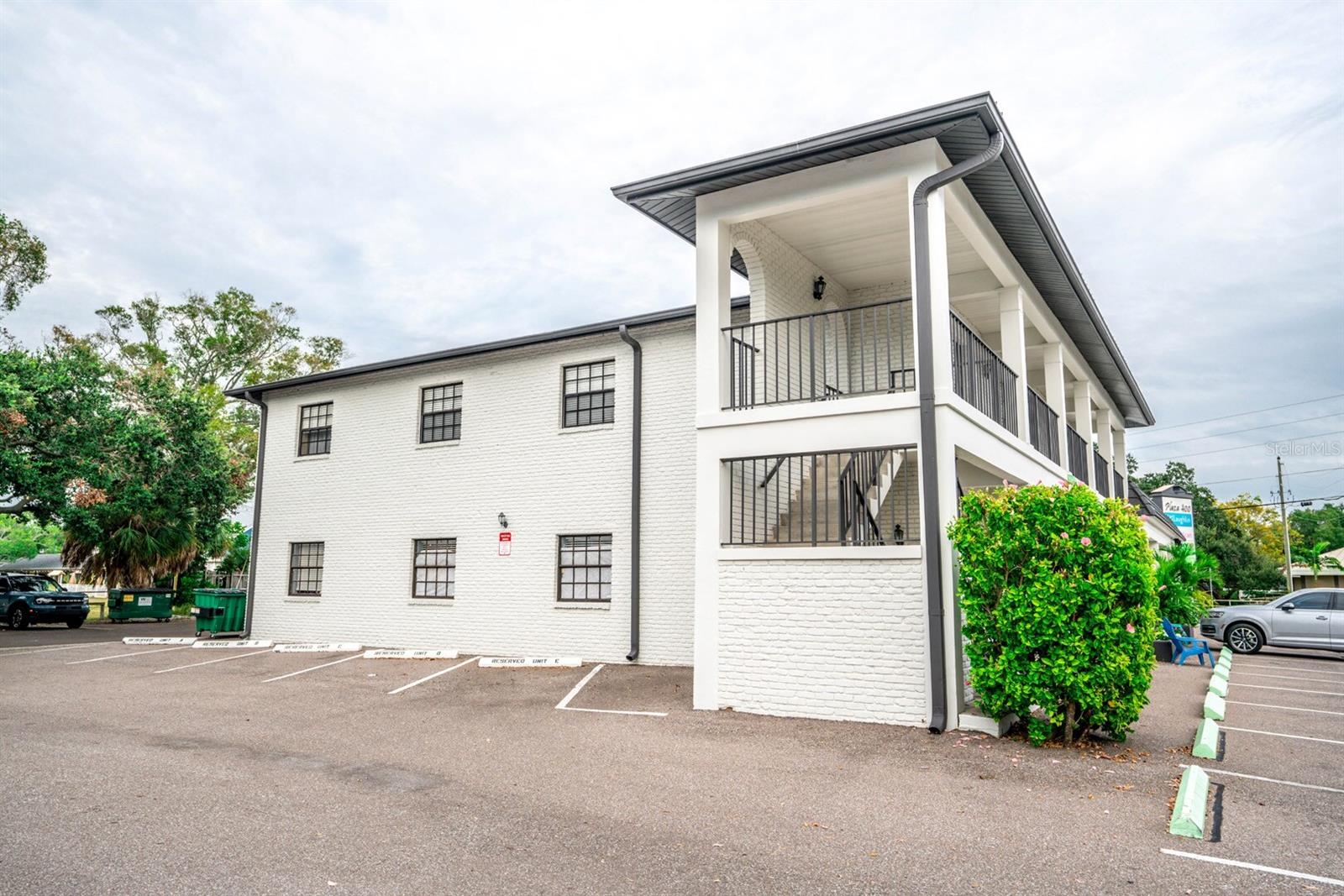 Listing photo id 22 for 400 Indian Rocks Road N