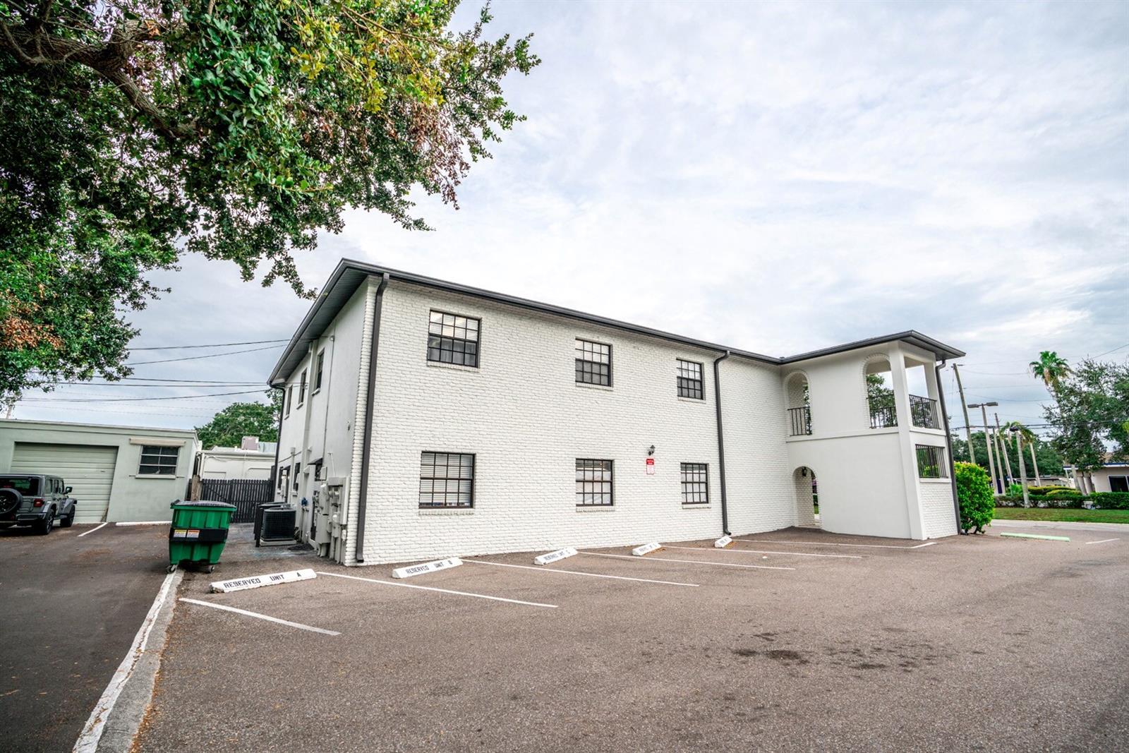 Listing photo id 23 for 400 Indian Rocks Road N