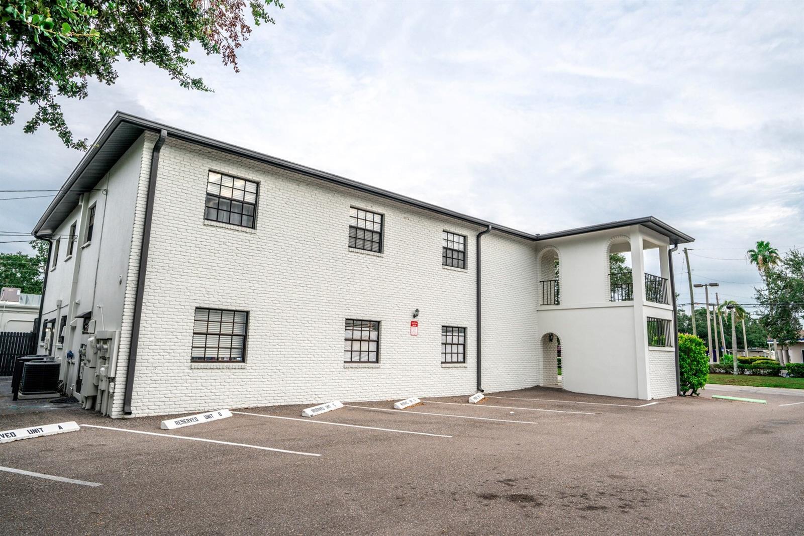 Listing photo id 24 for 400 Indian Rocks Road N