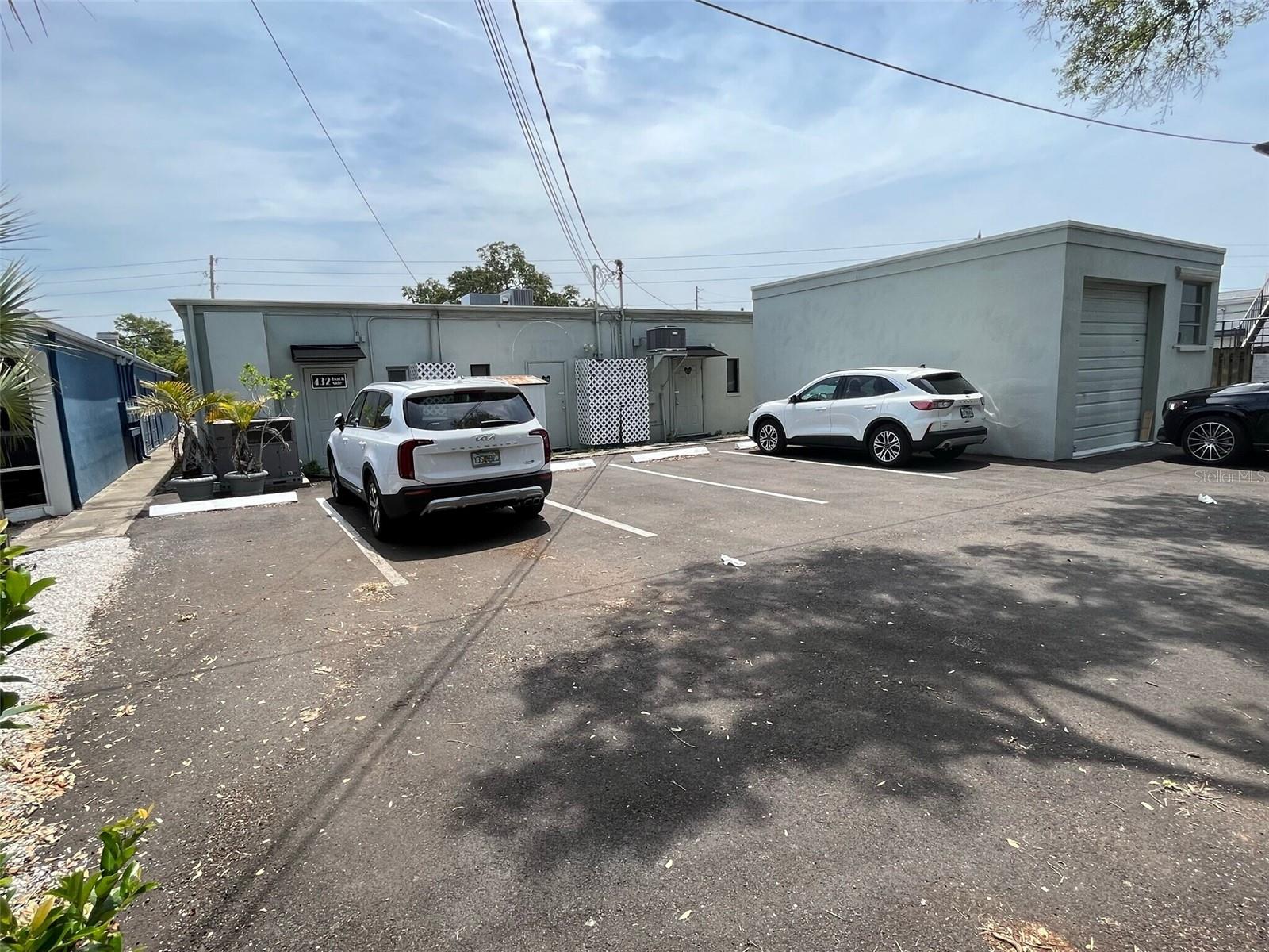 Listing photo id 27 for 400 Indian Rocks Road N