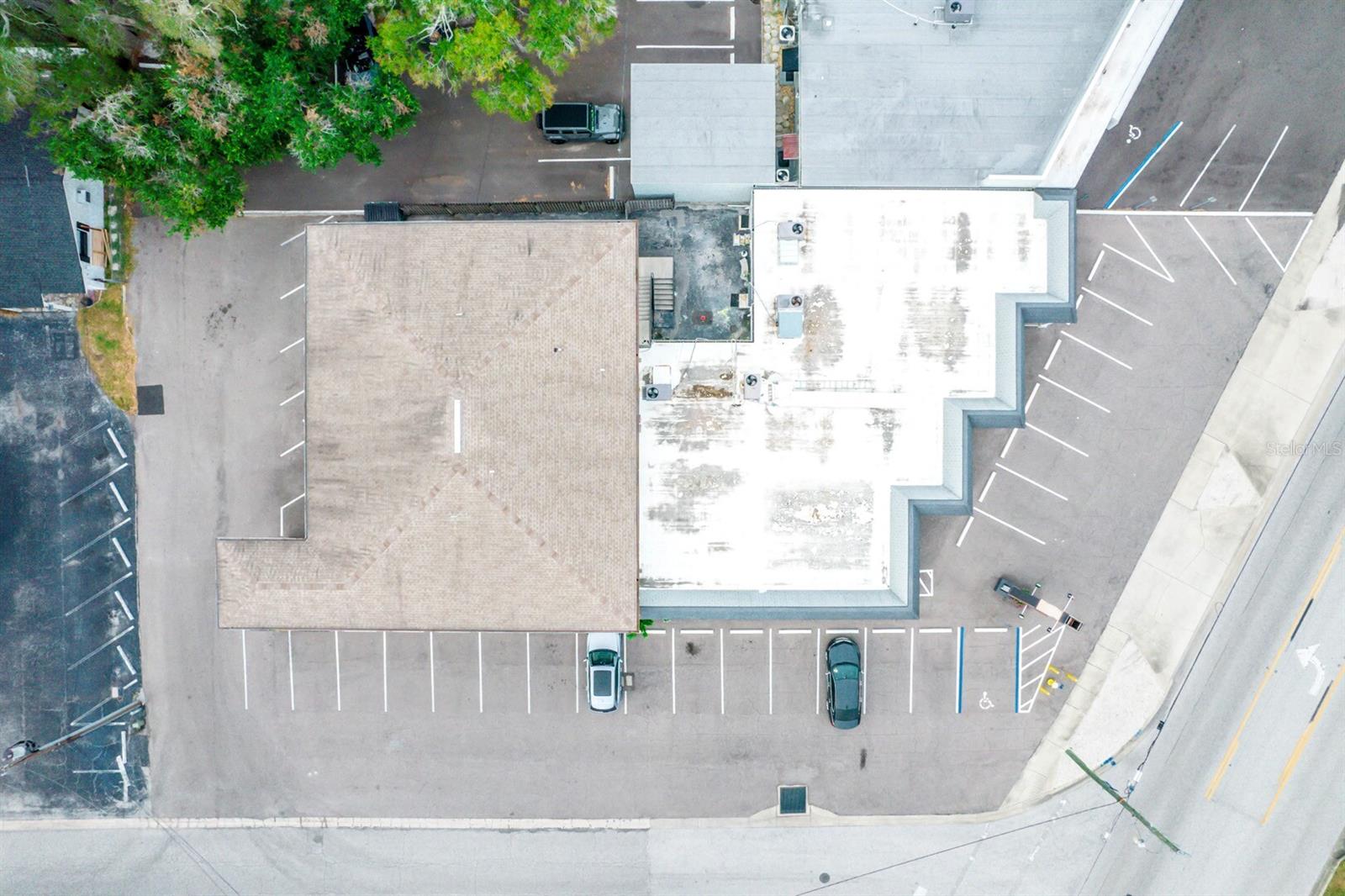 Listing photo id 30 for 400 Indian Rocks Road N